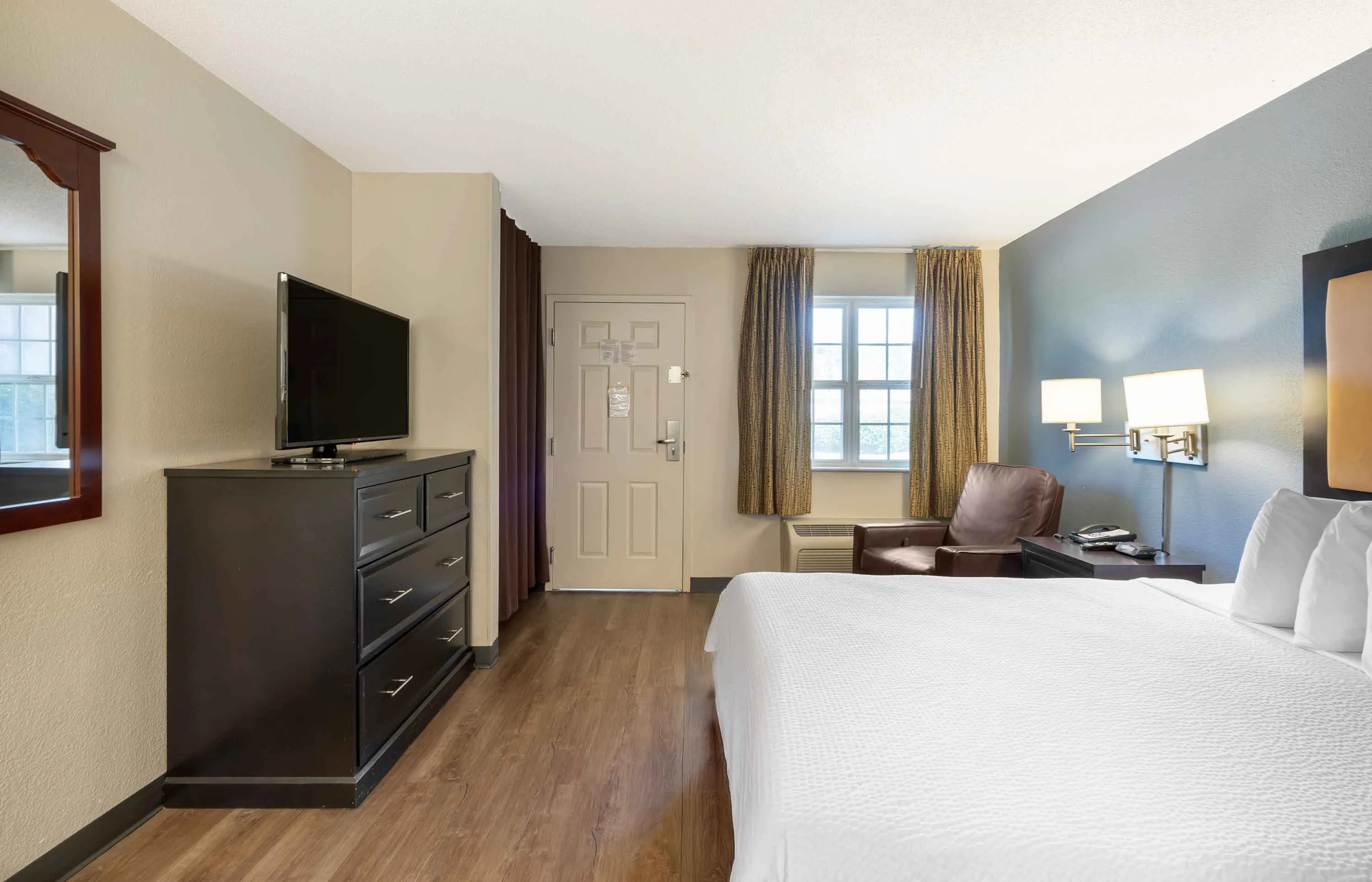 Studio Suite - 2 Full Beds