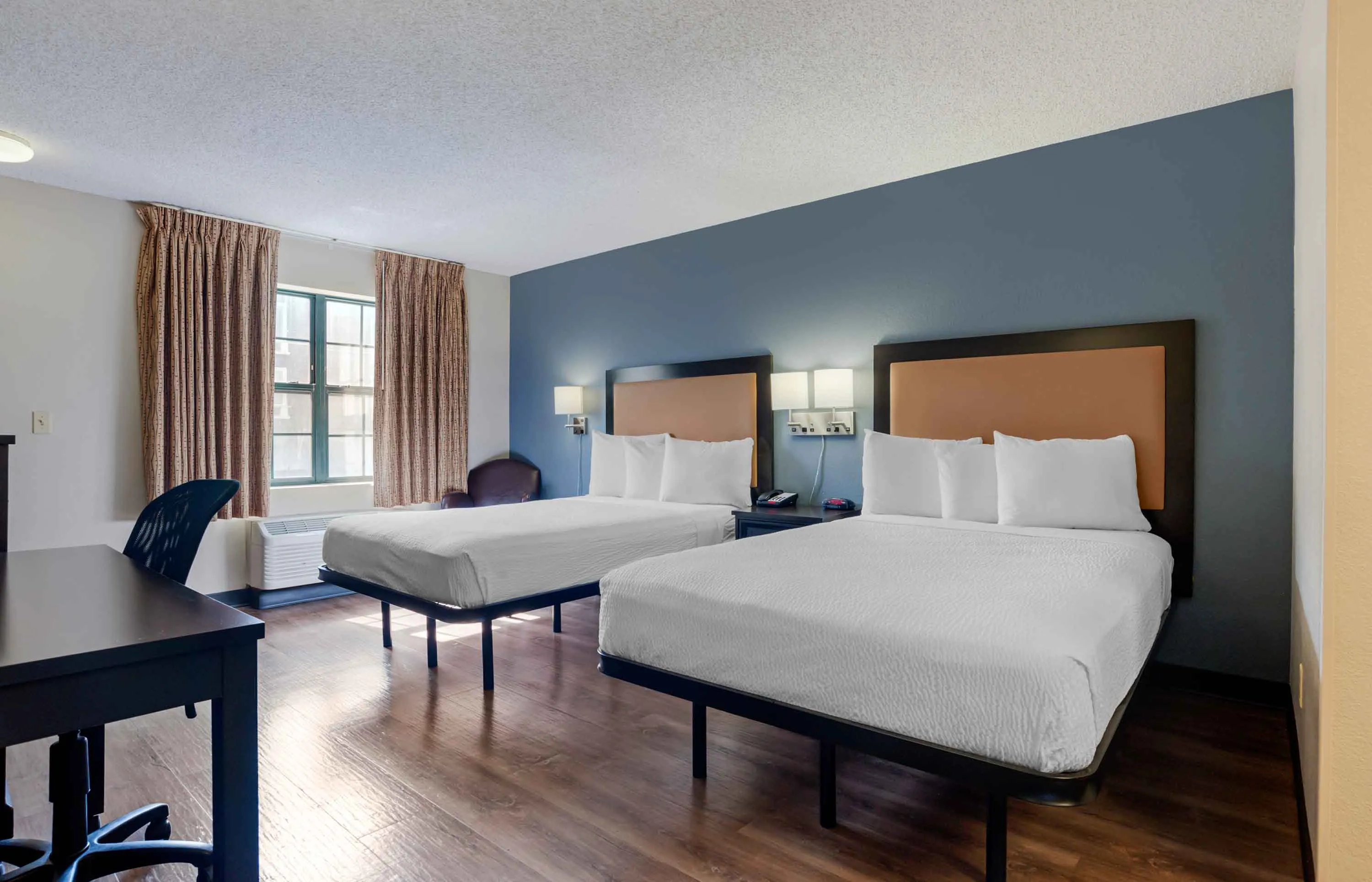 Studio Suite - 2 Full Beds