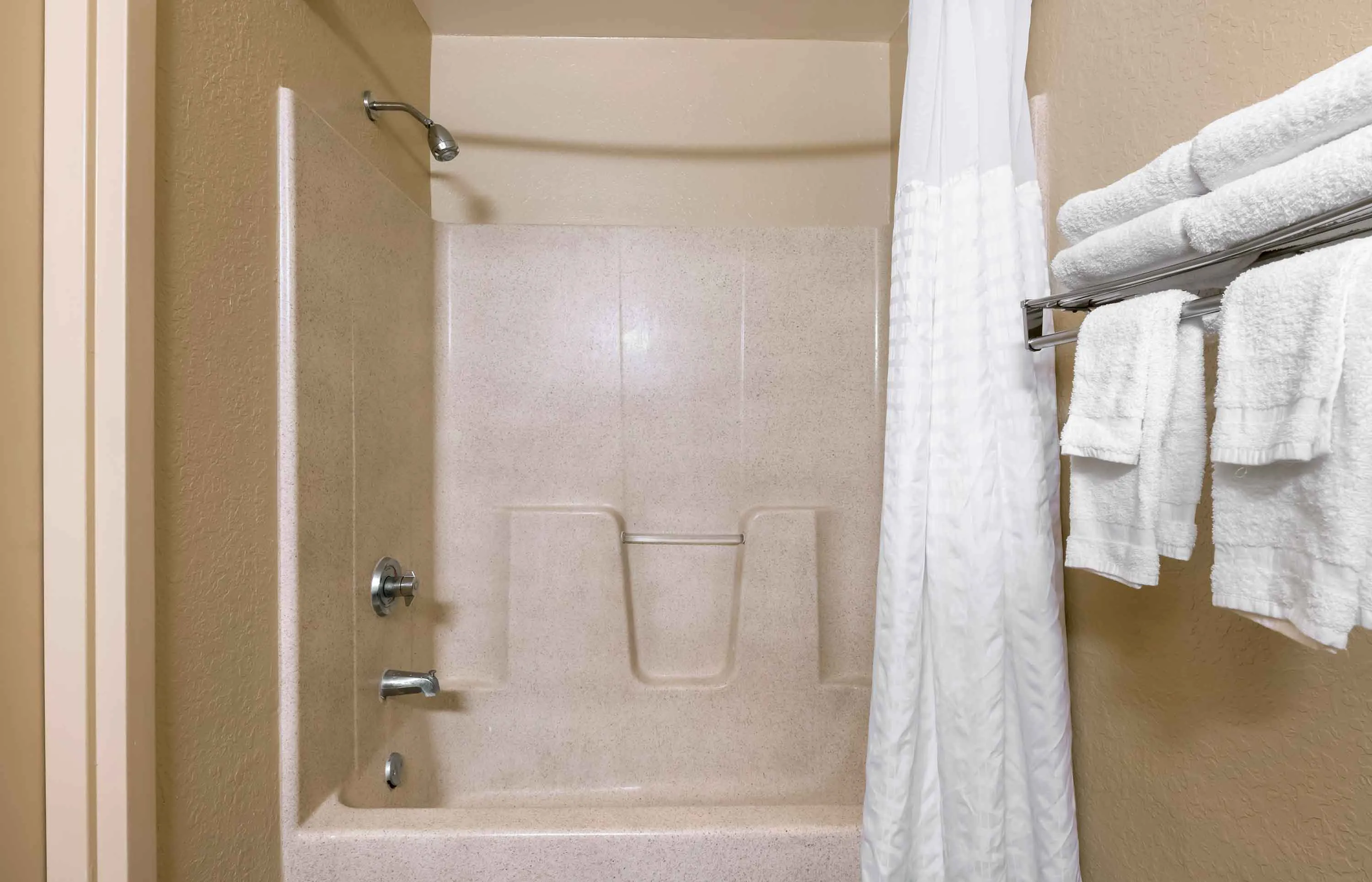 Deluxe Studio - 2 Full Beds