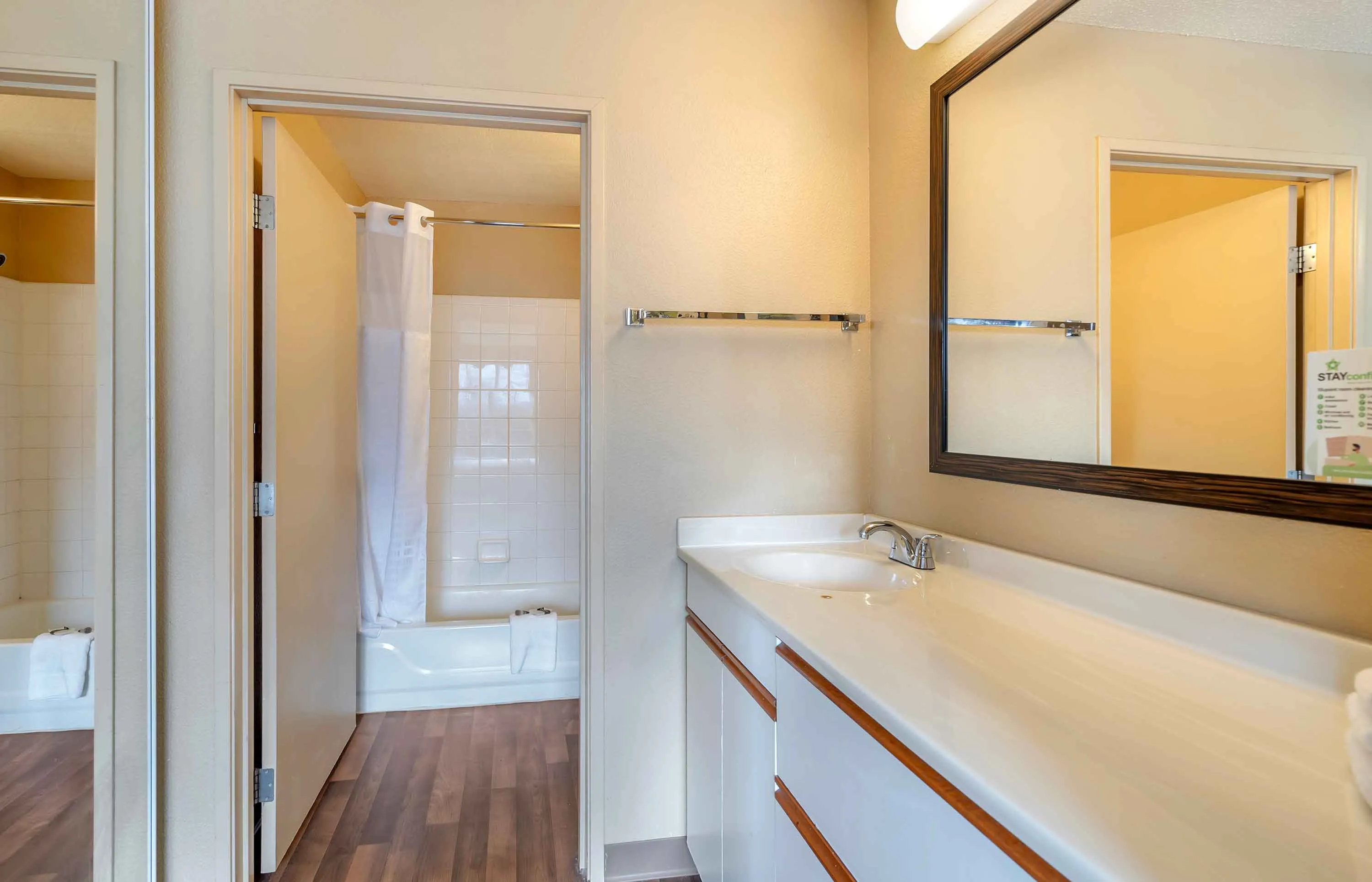 Studio Suite - 1 Queen Bed