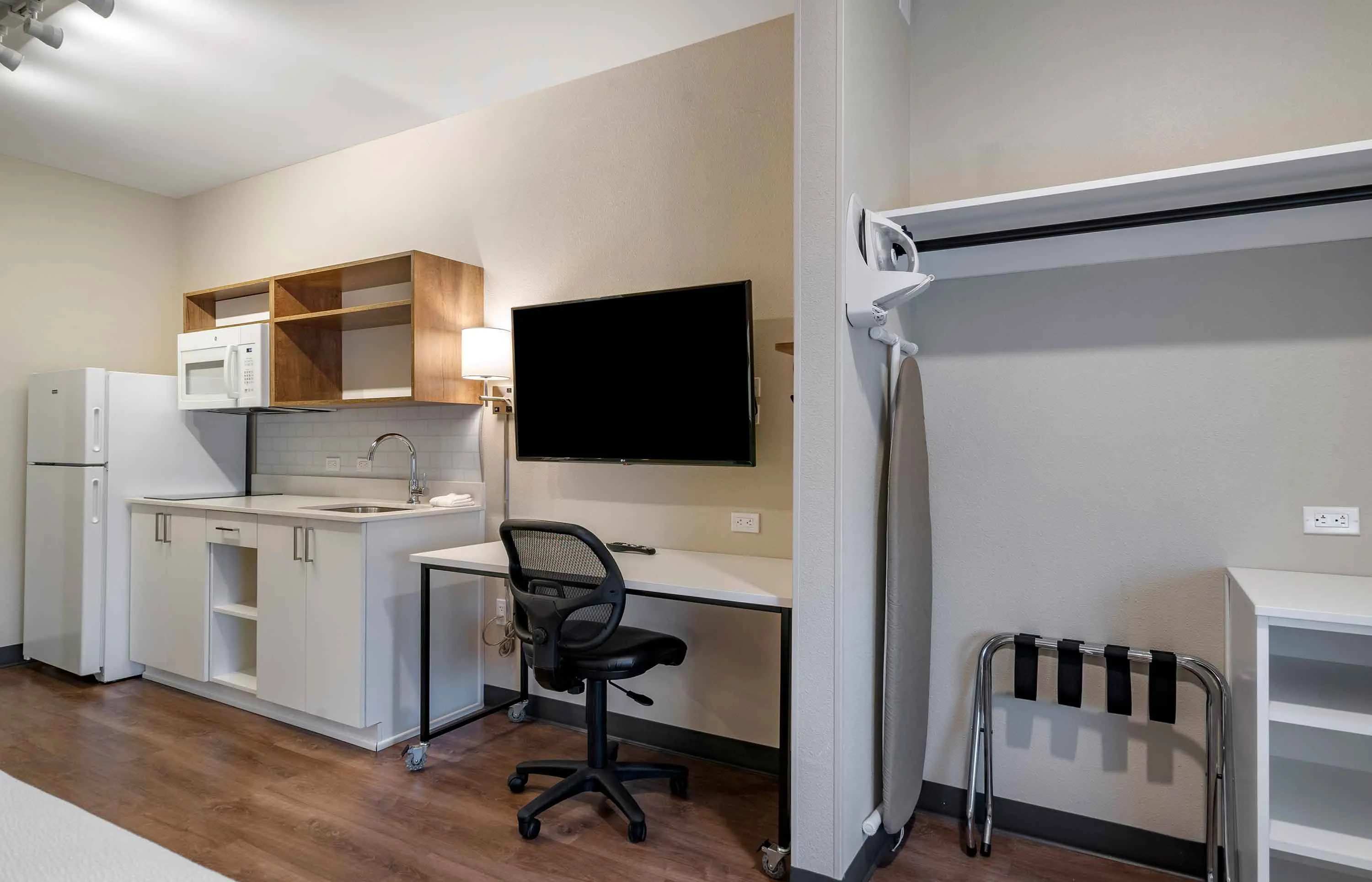 Studio Suite - 2 Full Beds