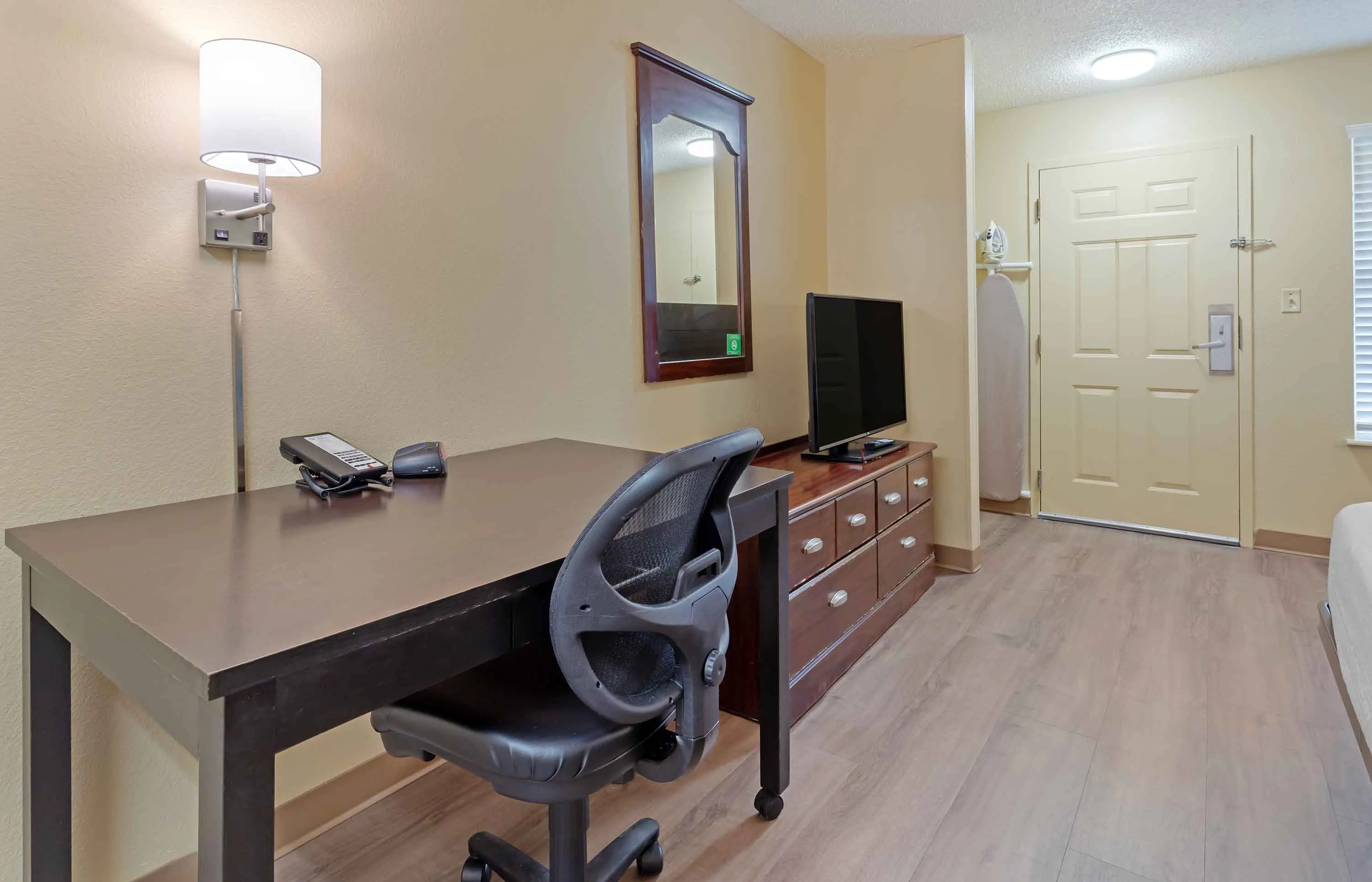 Studio Suite - 1 Queen Bed