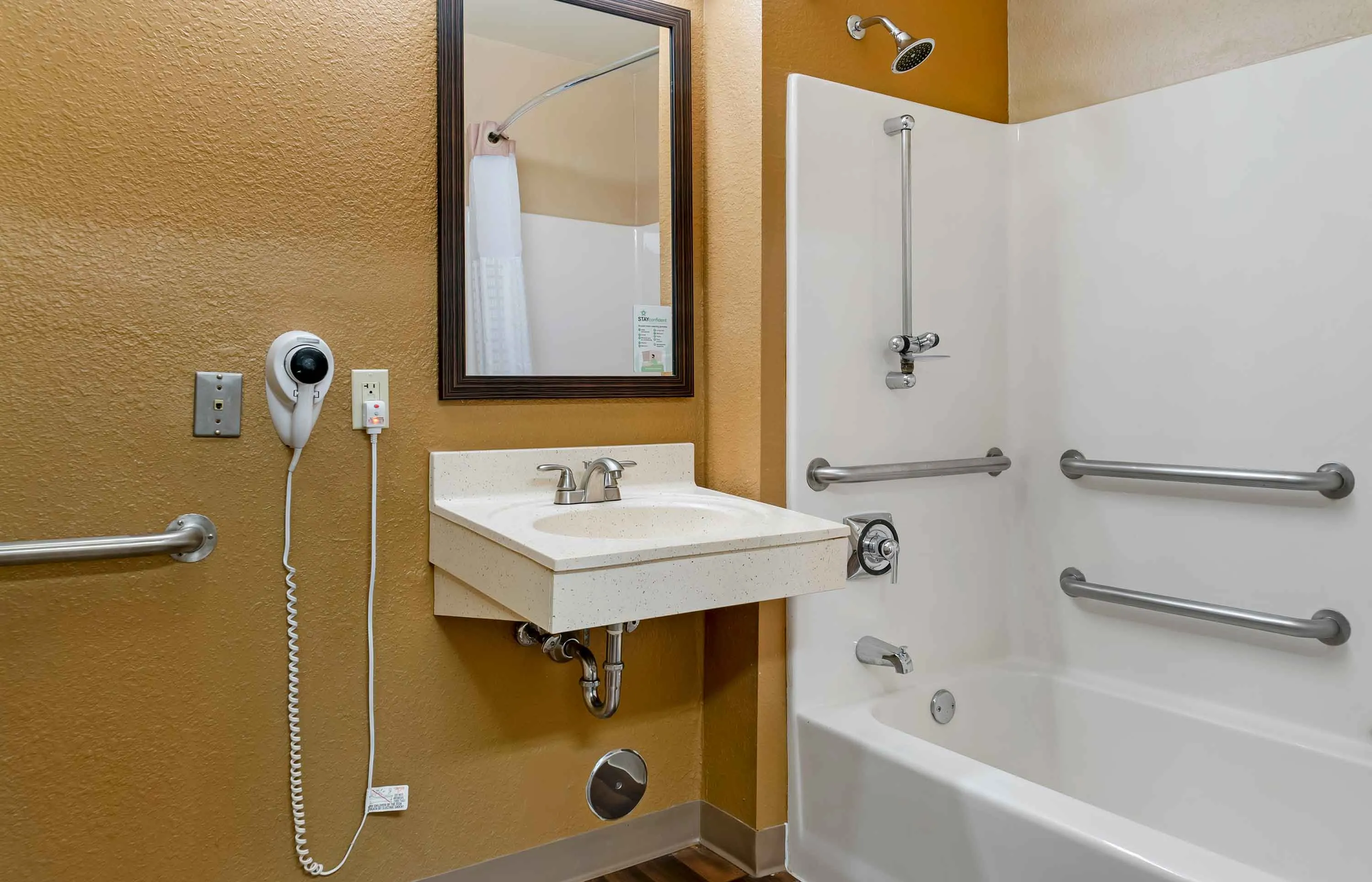 Studio Suite - 1 Queen Bed