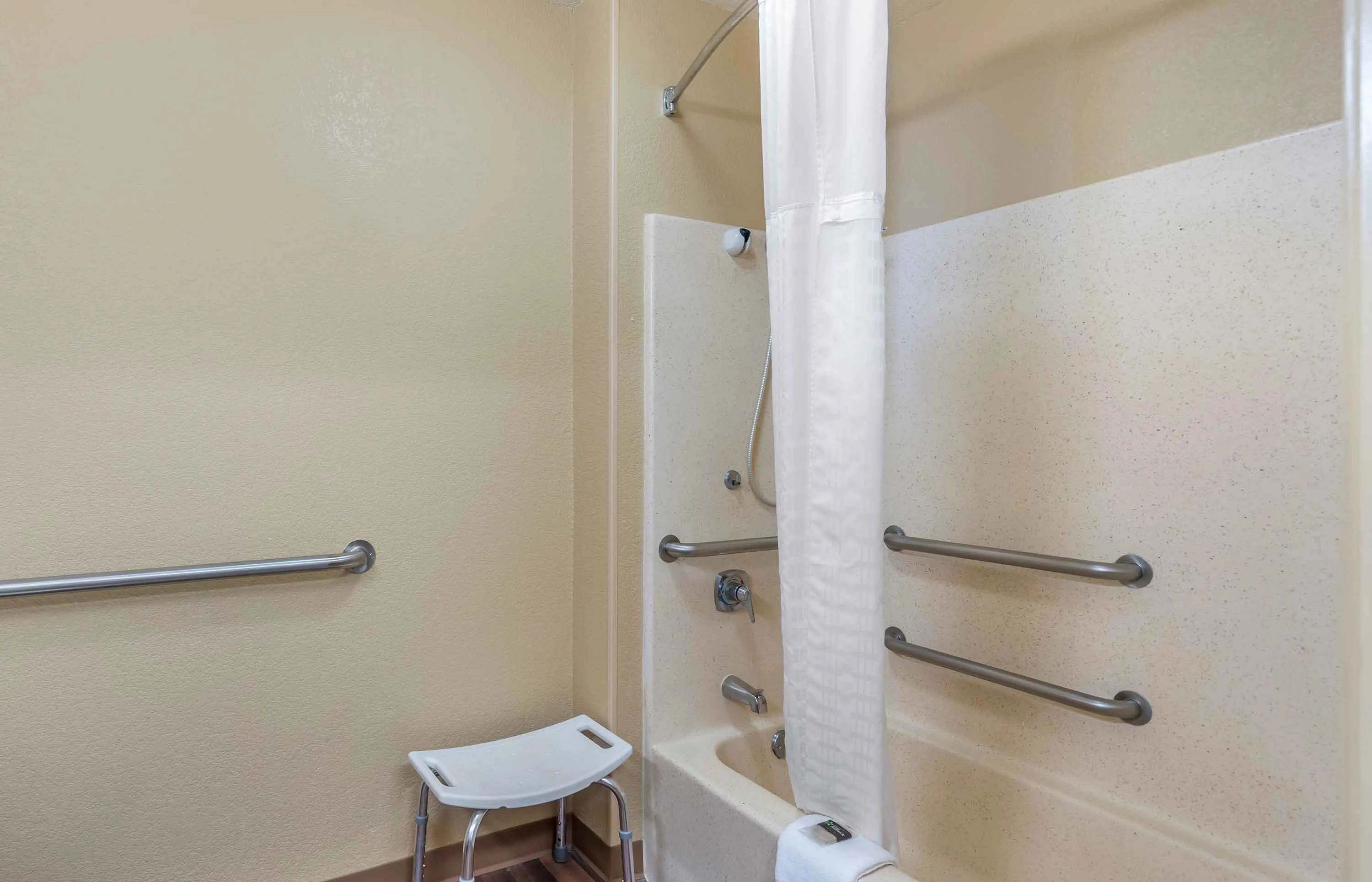 Studio Suite - 1 Queen Bed
