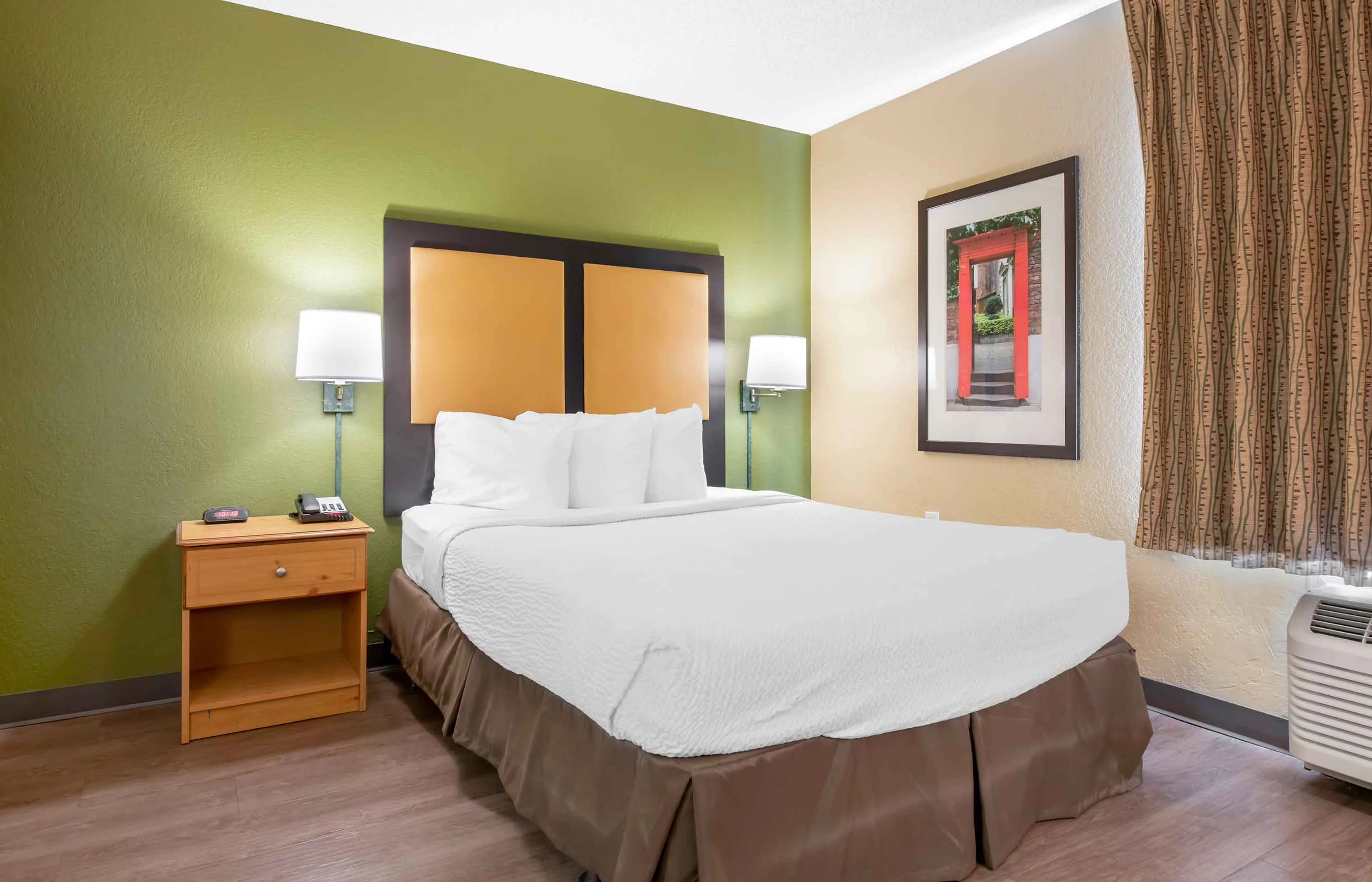 Studio Suite - 1 Queen Bed