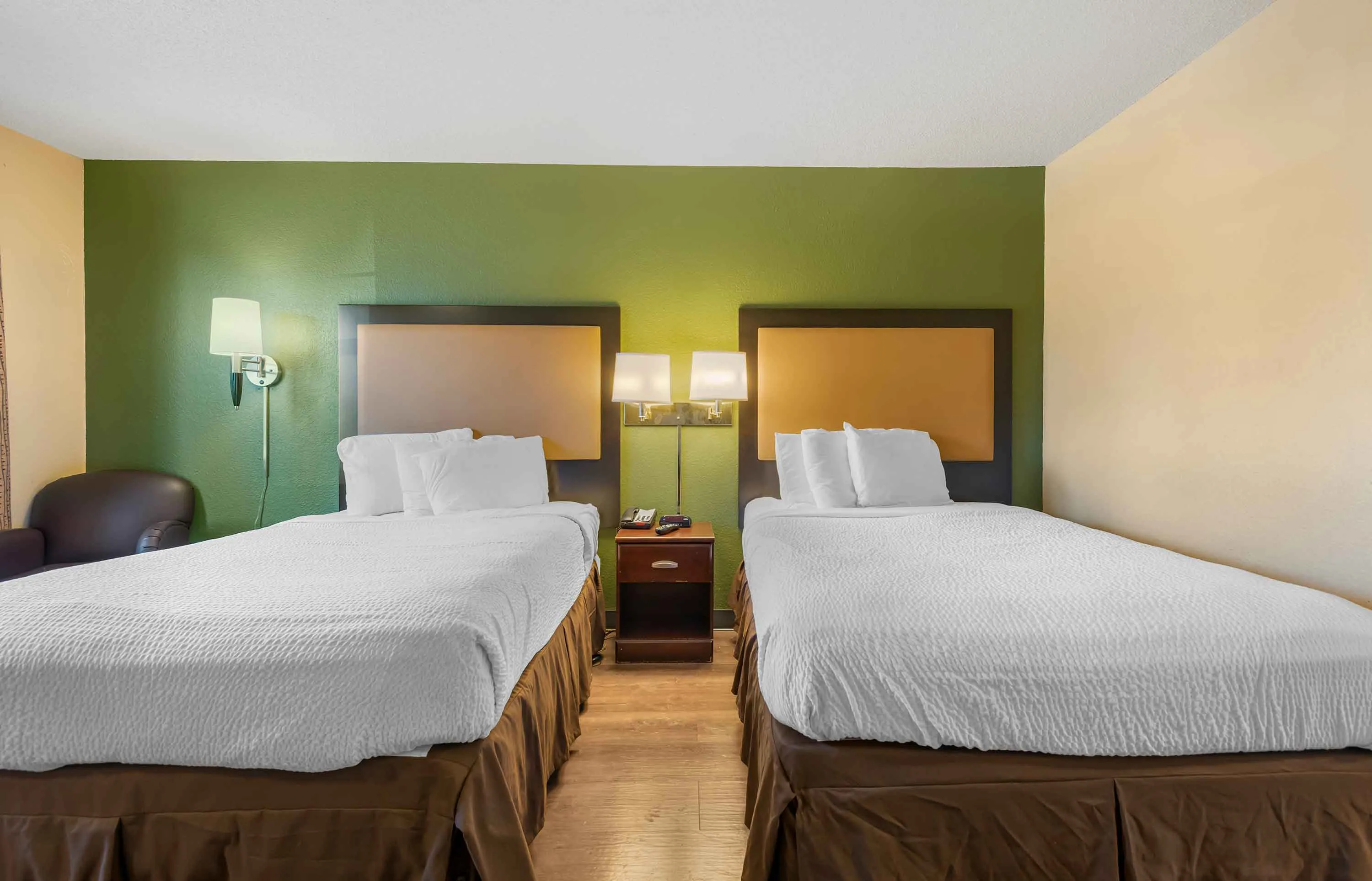 Studio Suite - 2 Full Beds