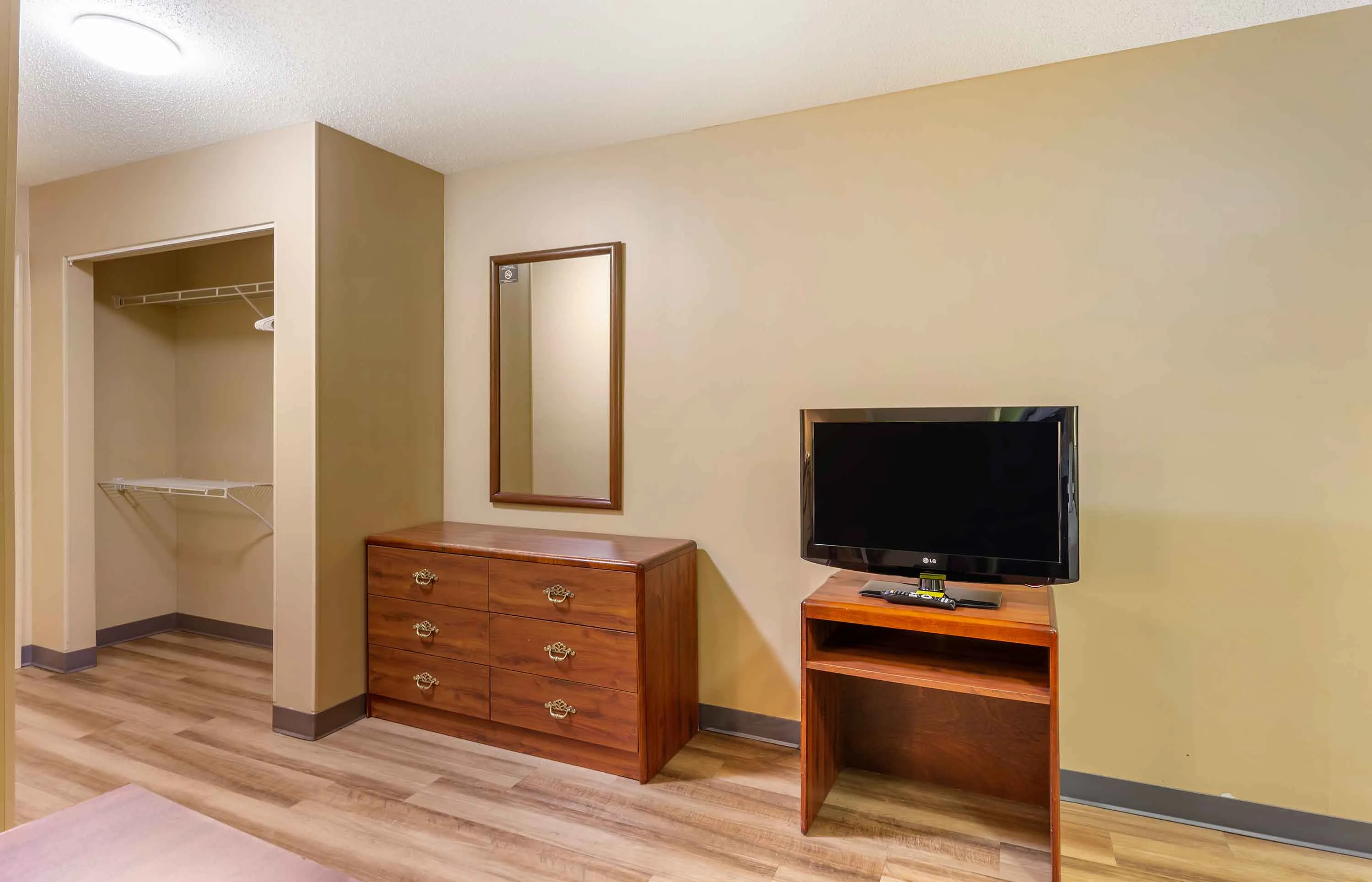 Studio Suite - 1 Queen Bed