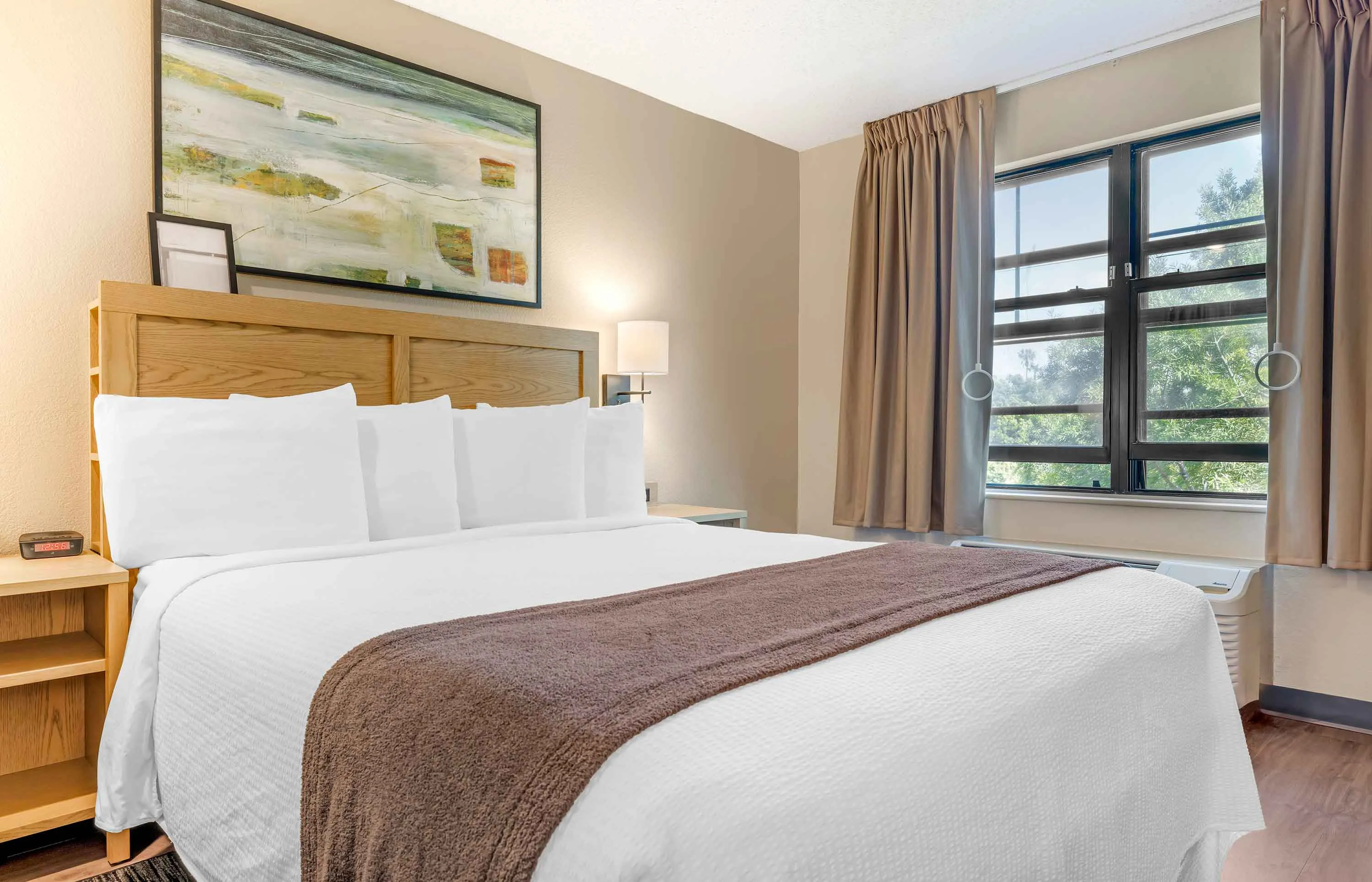 Studio Suite - 1 Queen Bed