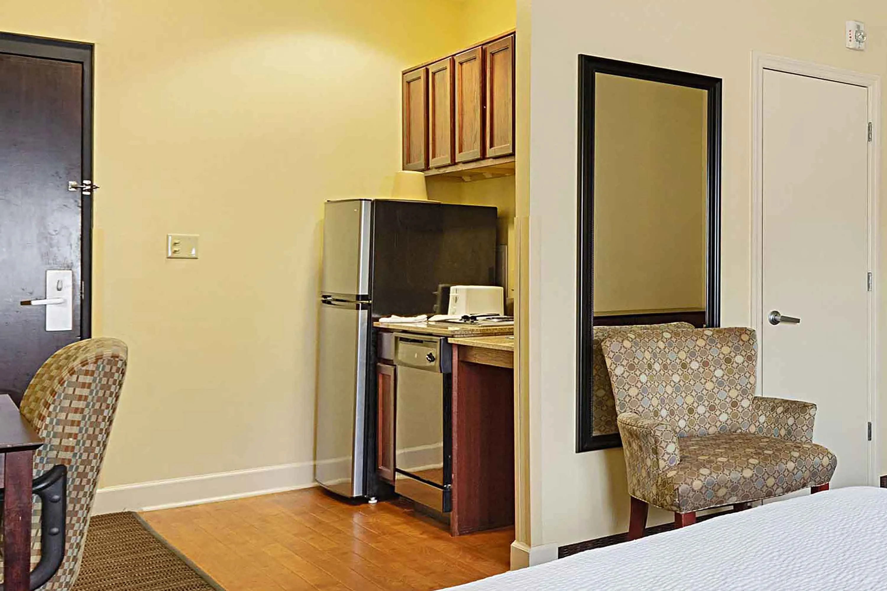 Studio Suite - 1 Queen Bed