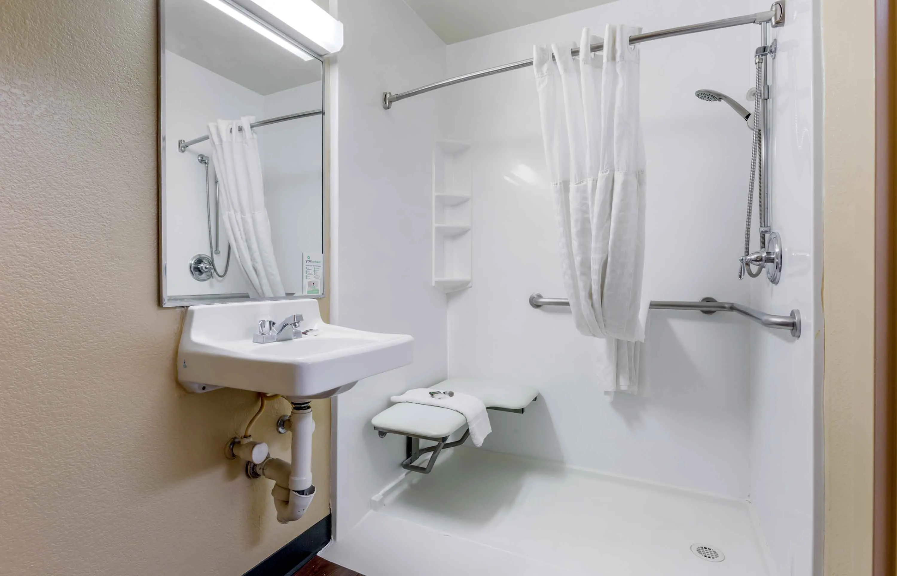 Studio Suite - 1 Queen Bed