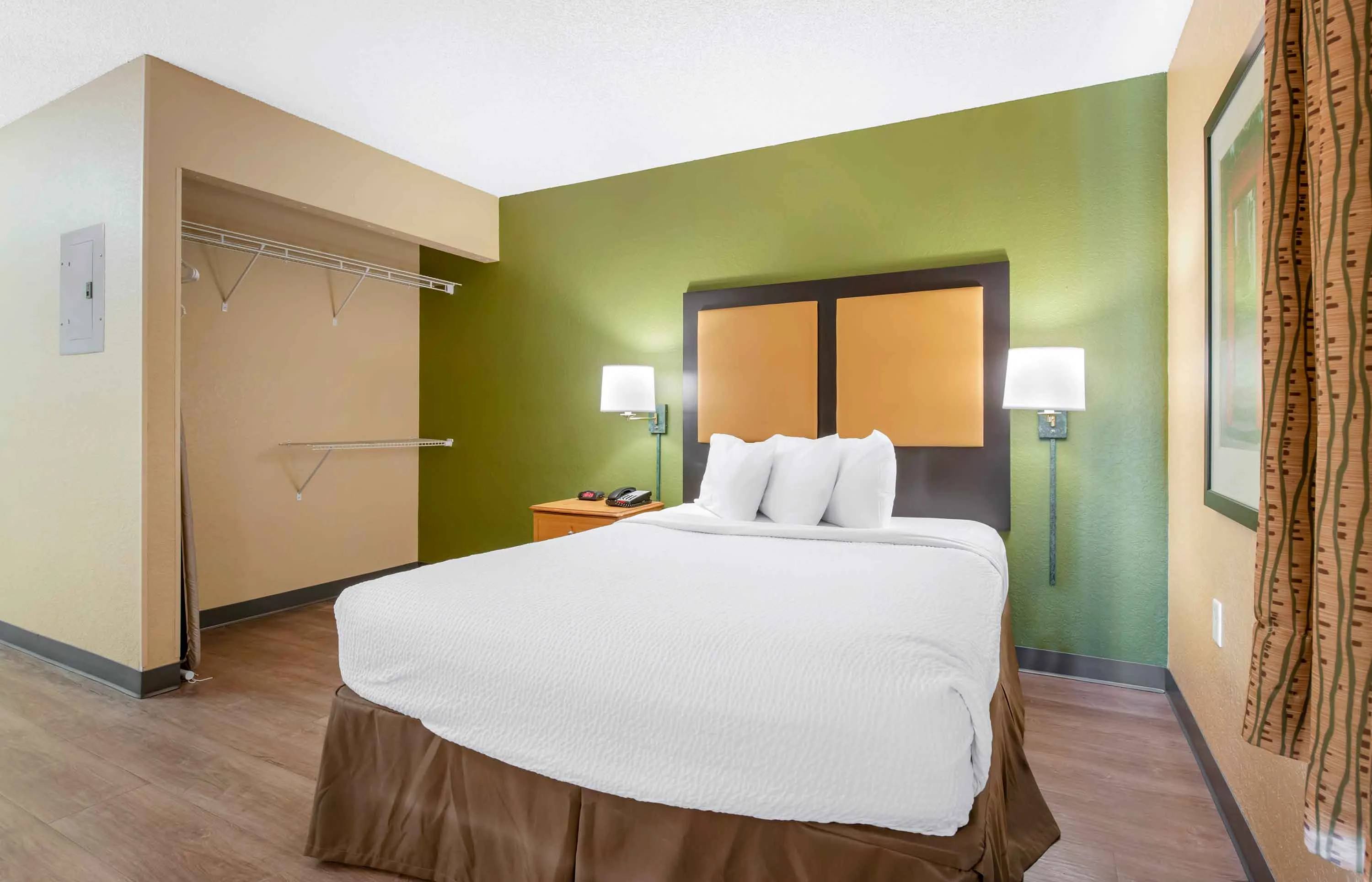 Studio Suite - 1 Queen Bed