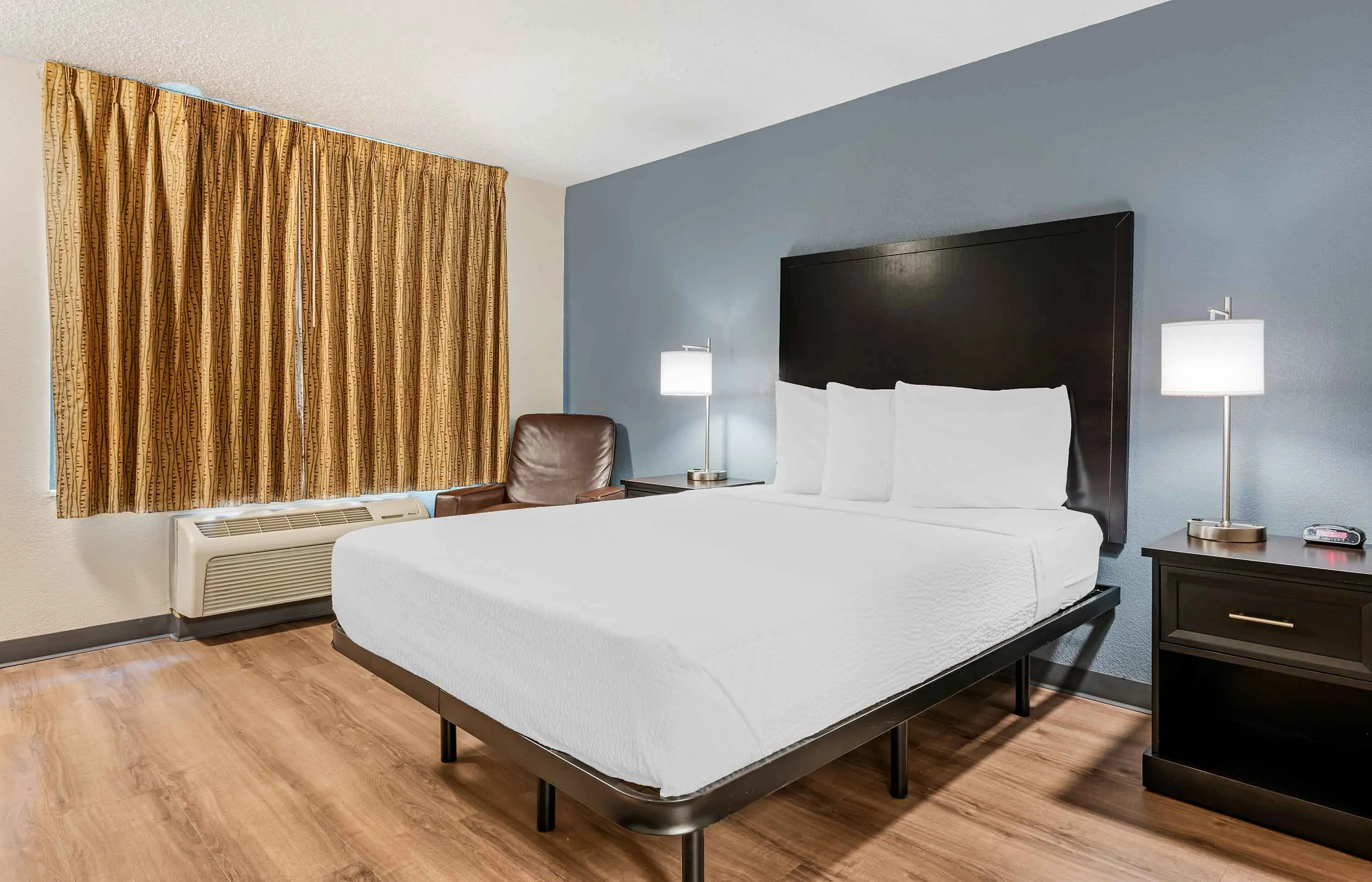 Studio Suite - 1 Queen Bed