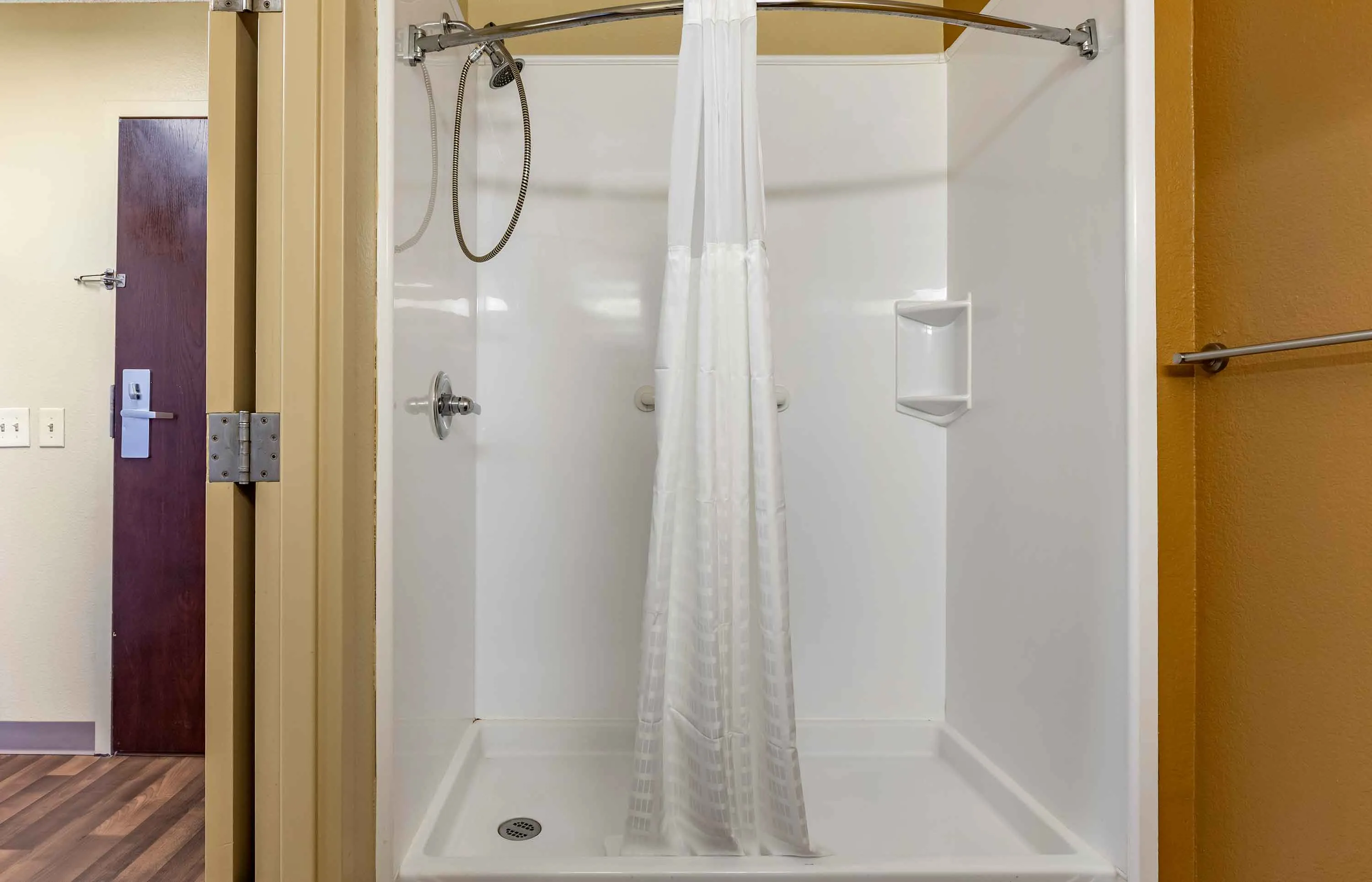 Studio Suite - 1 Queen Bed