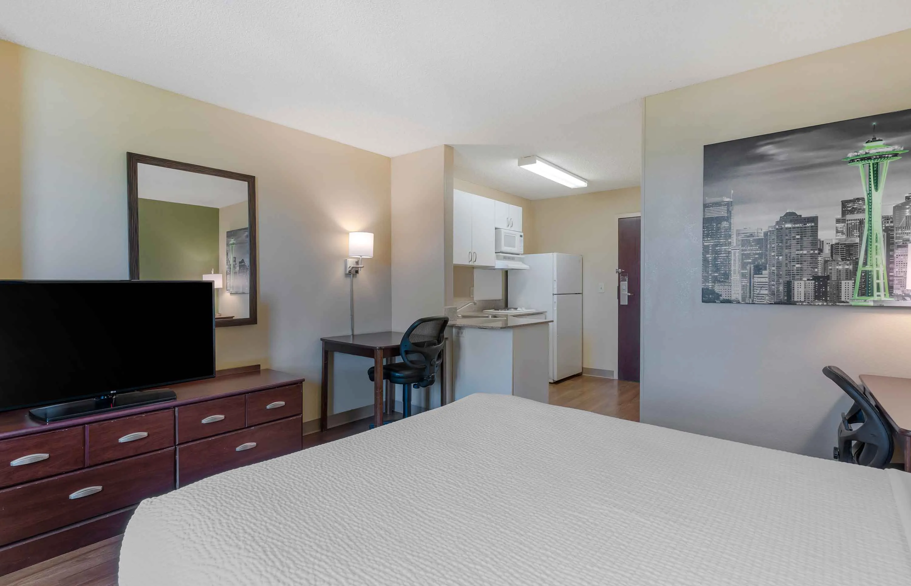 Studio Suite - 1 Queen Bed