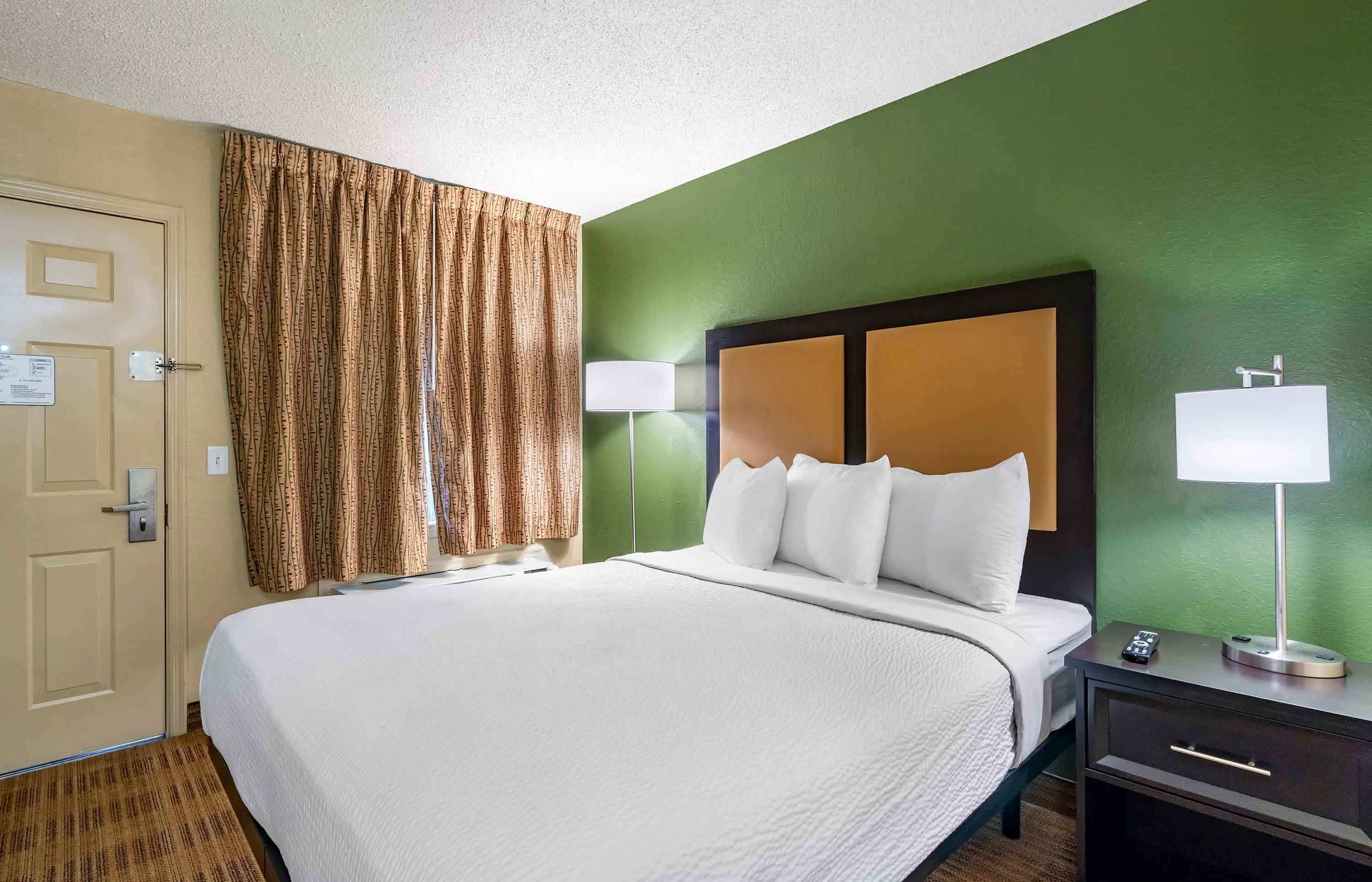 Studio Suite - 1 Queen Bed