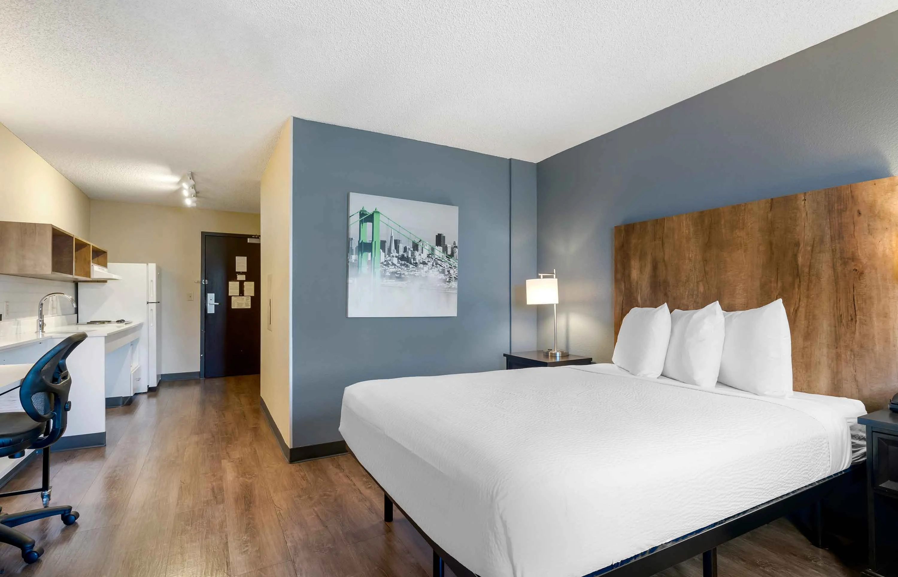 Studio Suite - 1 Queen Bed