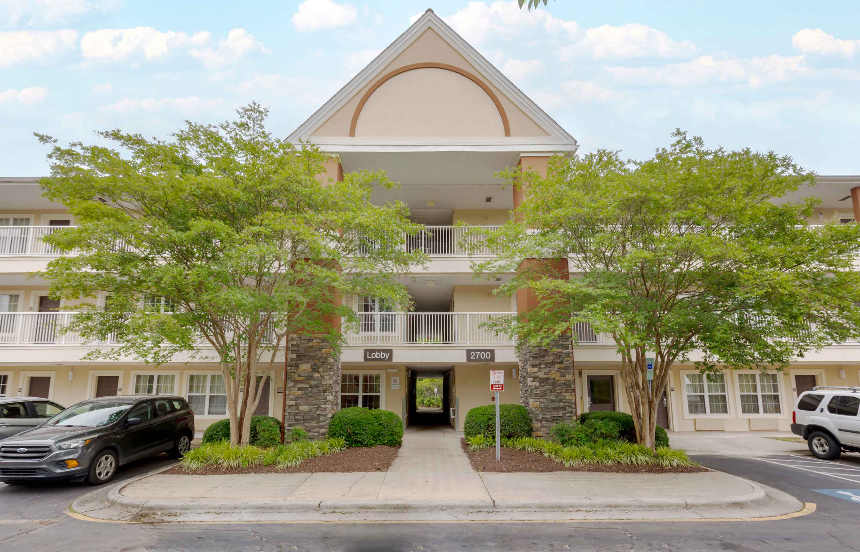 Morrisville, NC - Select Suites Raleigh - RDU Airport Hotel | Extended