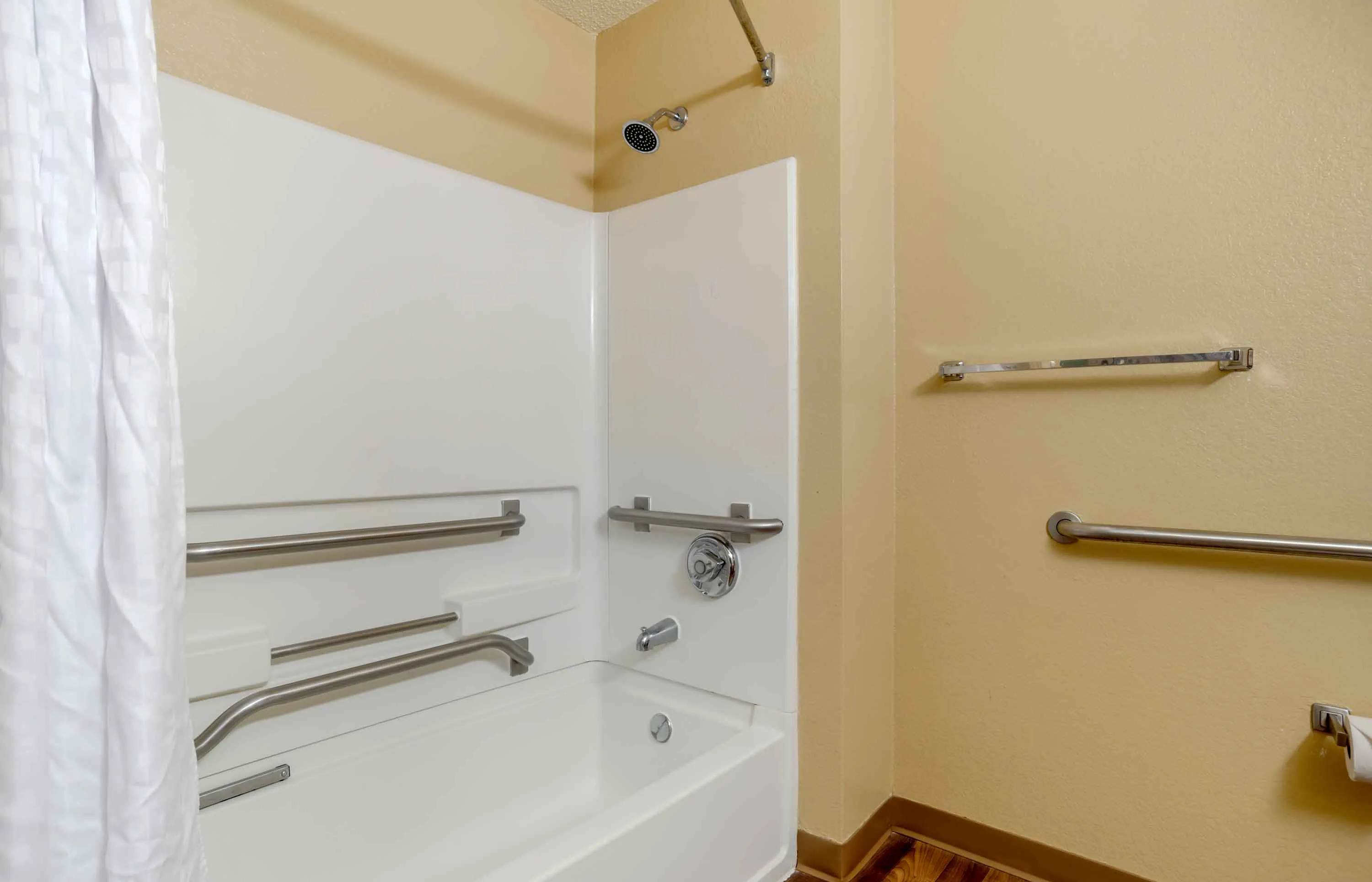 Studio Suite - 1 Queen Bed