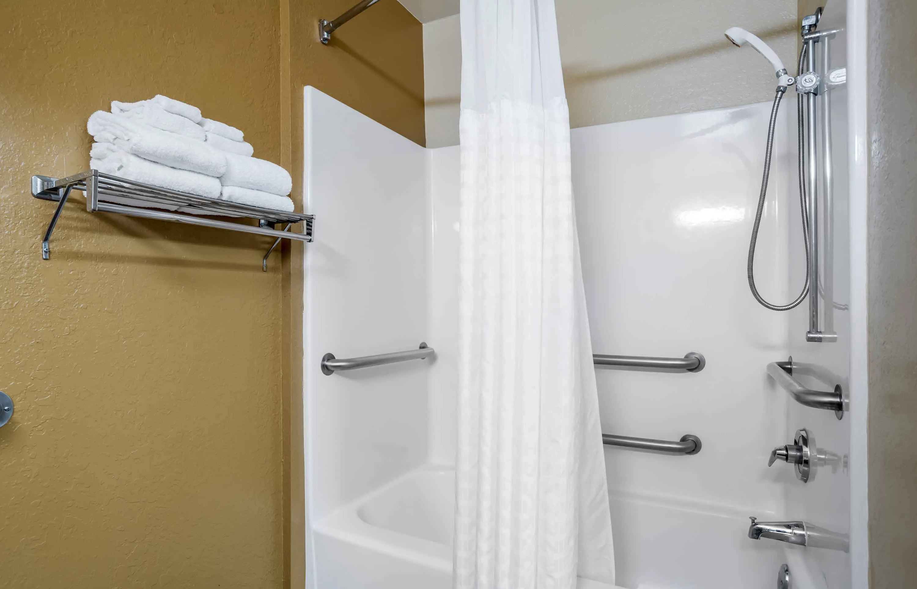 Studio Suite - 1 Queen Bed