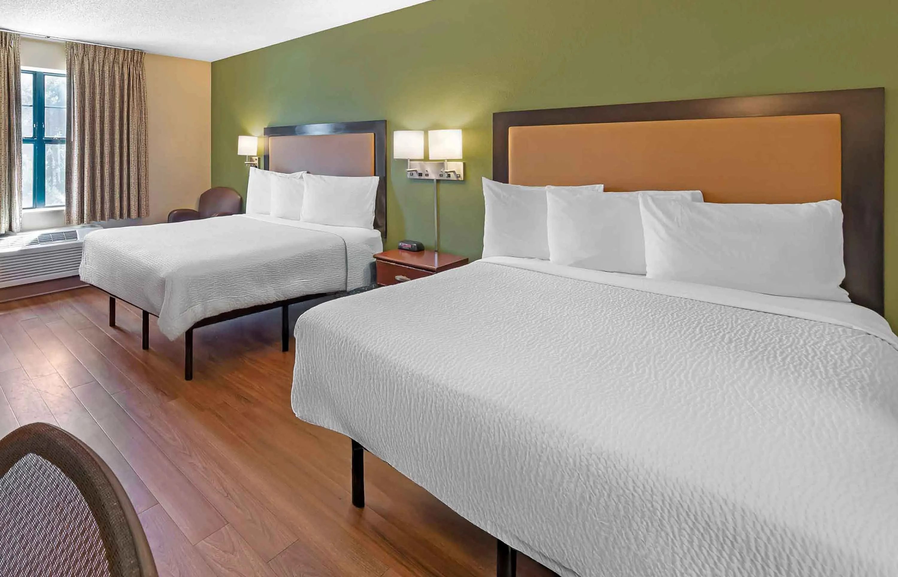 Studio Suite - 2 Full Beds
