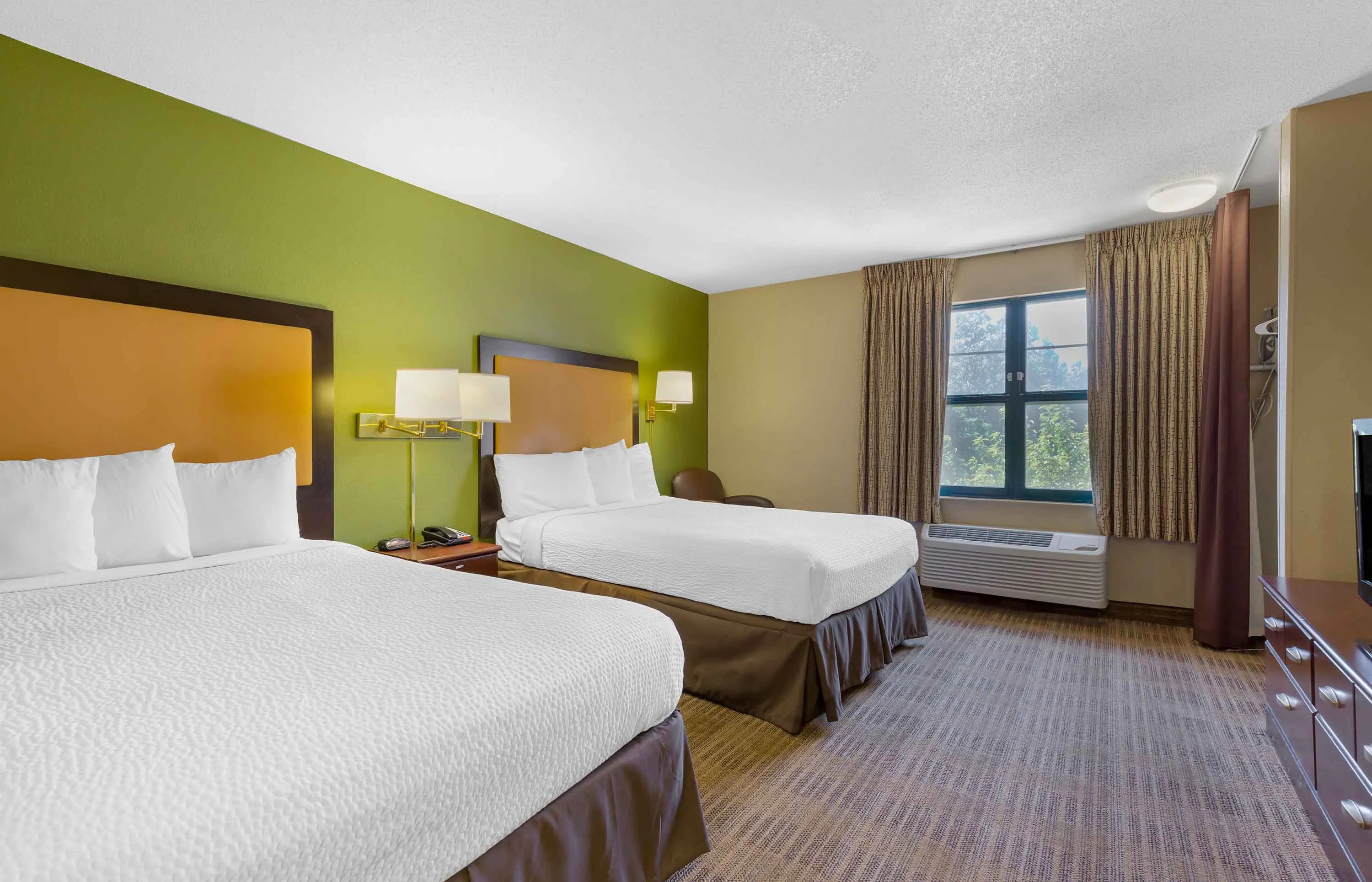 Studio Suite - 2 Queen Beds