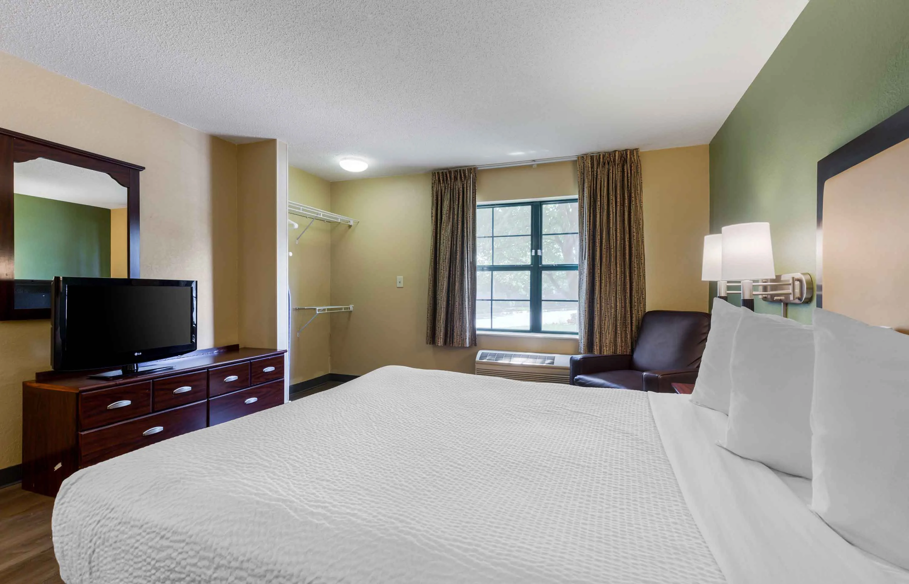 Studio Suite - 1 Queen Bed