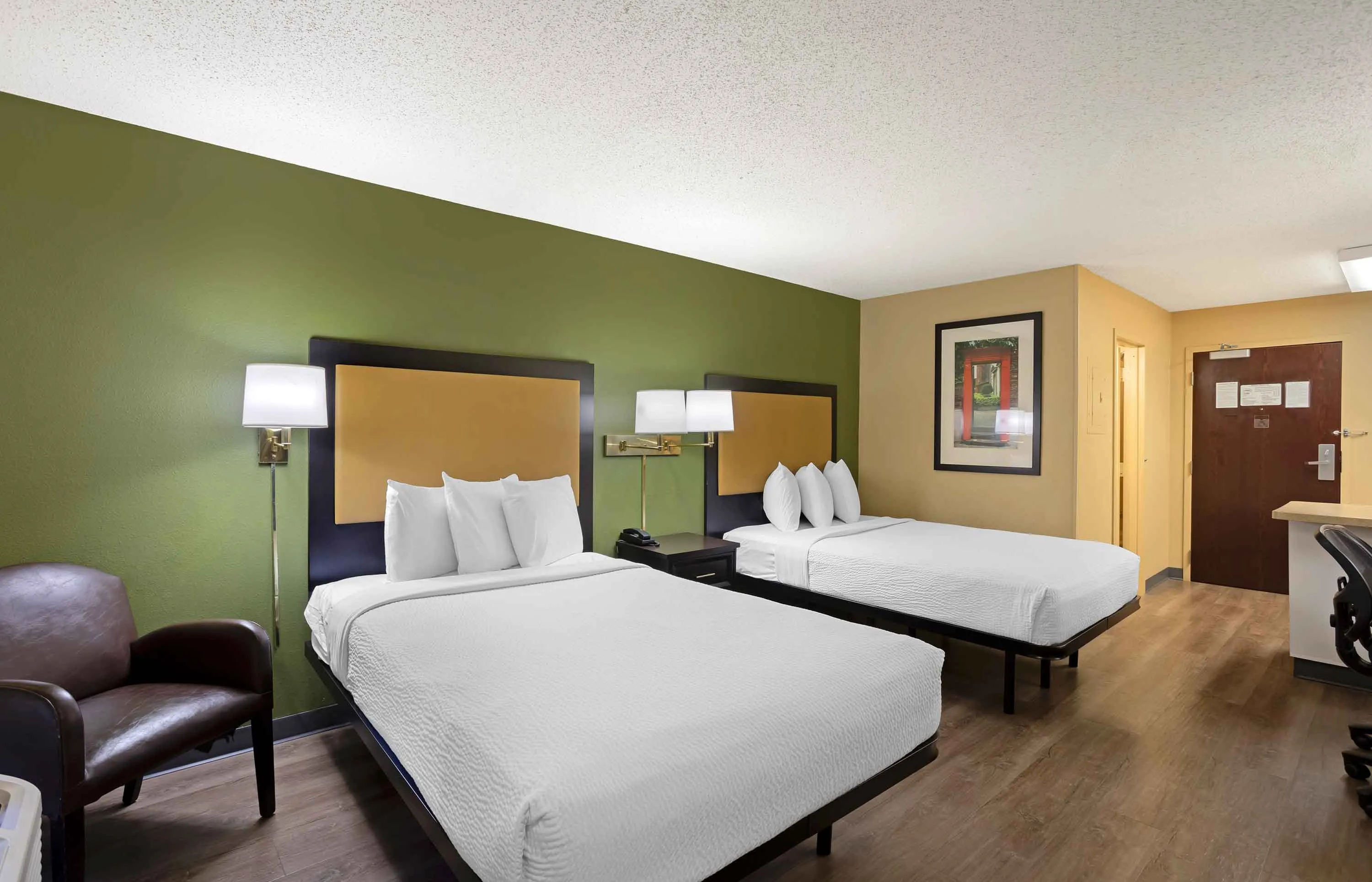Studio Suite - 2 Full Beds