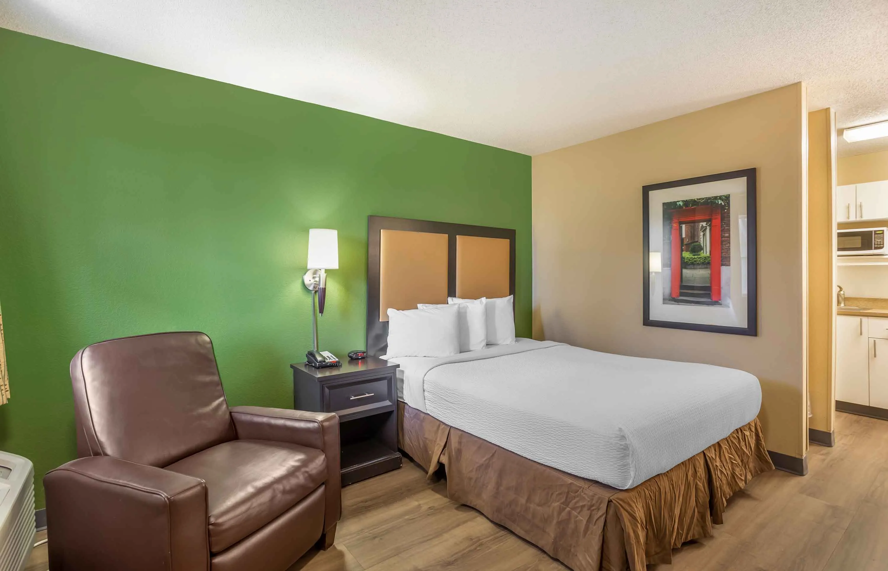 Studio Suite - 1 Queen Bed