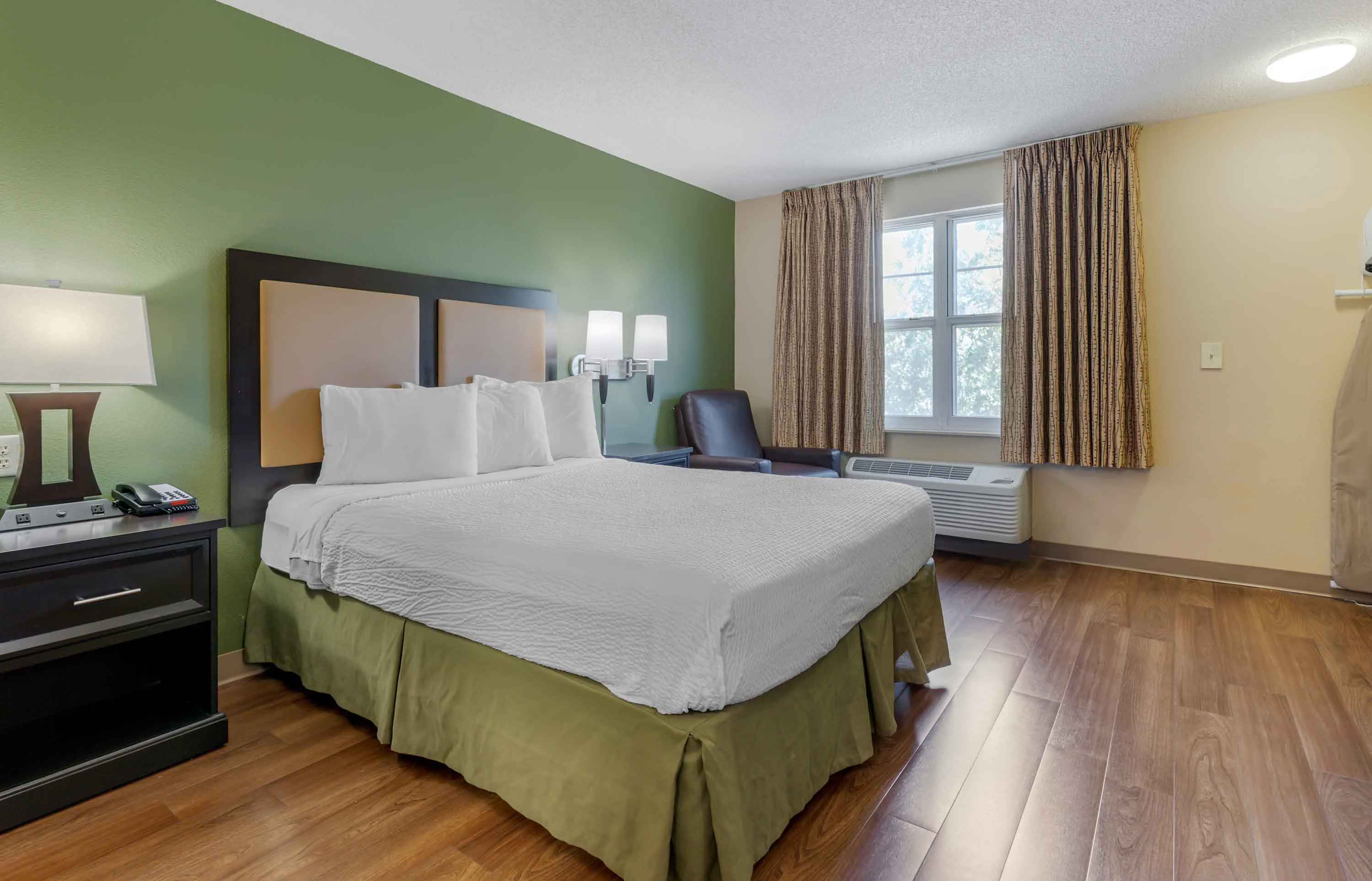 Studio Suite - 1 Queen Bed