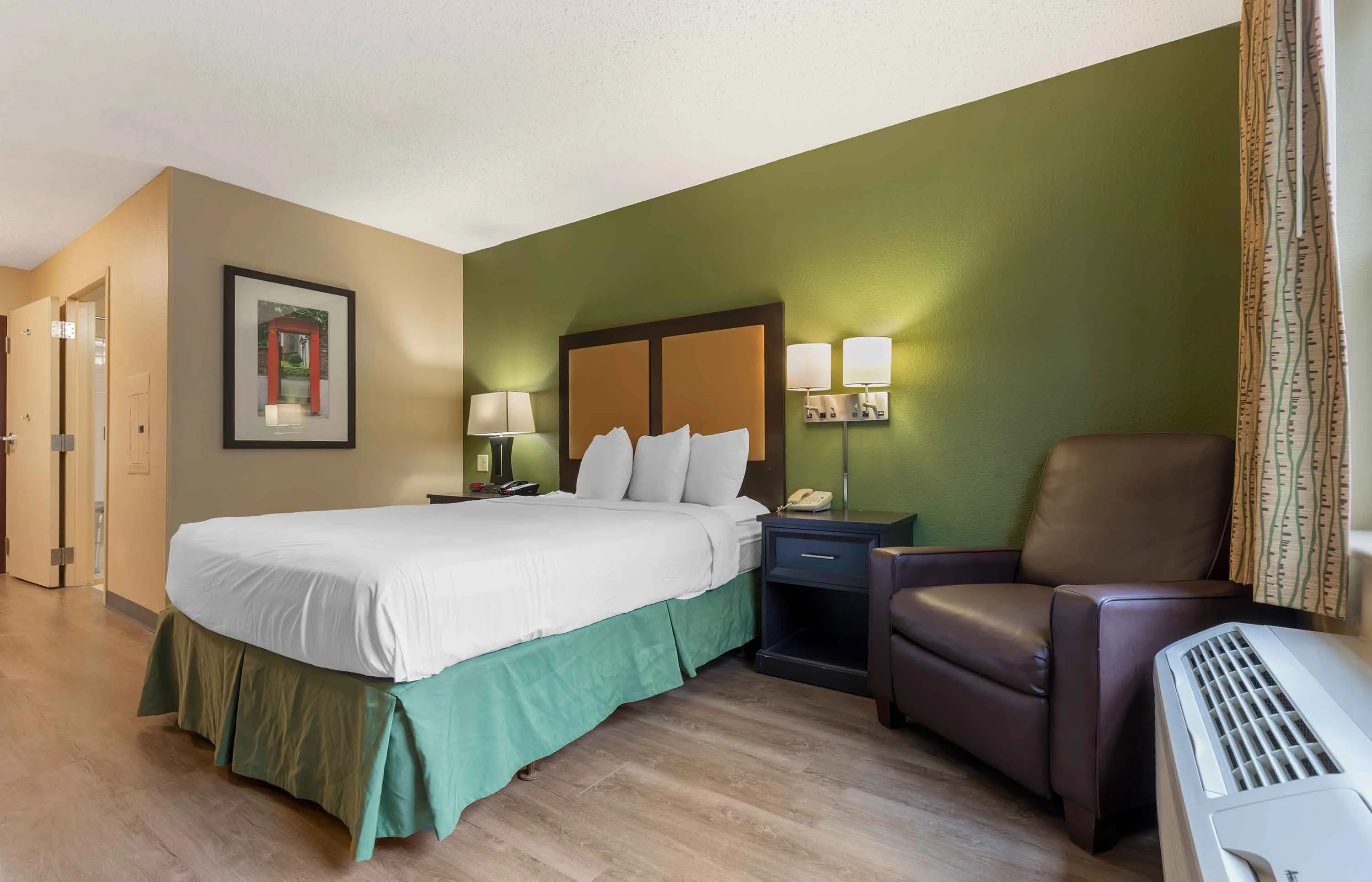 Studio Suite - 1 Queen Bed