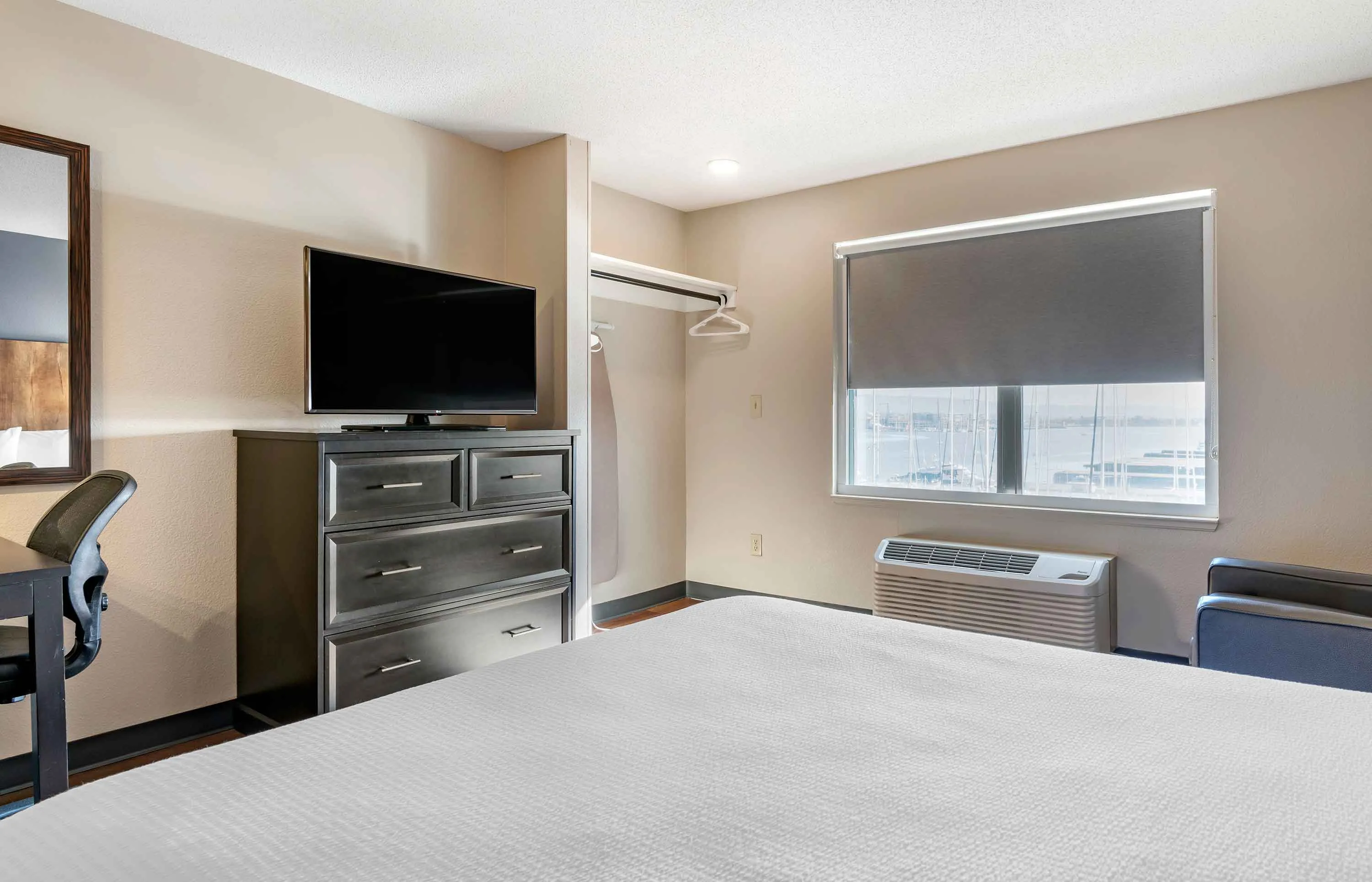 Studio Suite - 1 Queen Bed