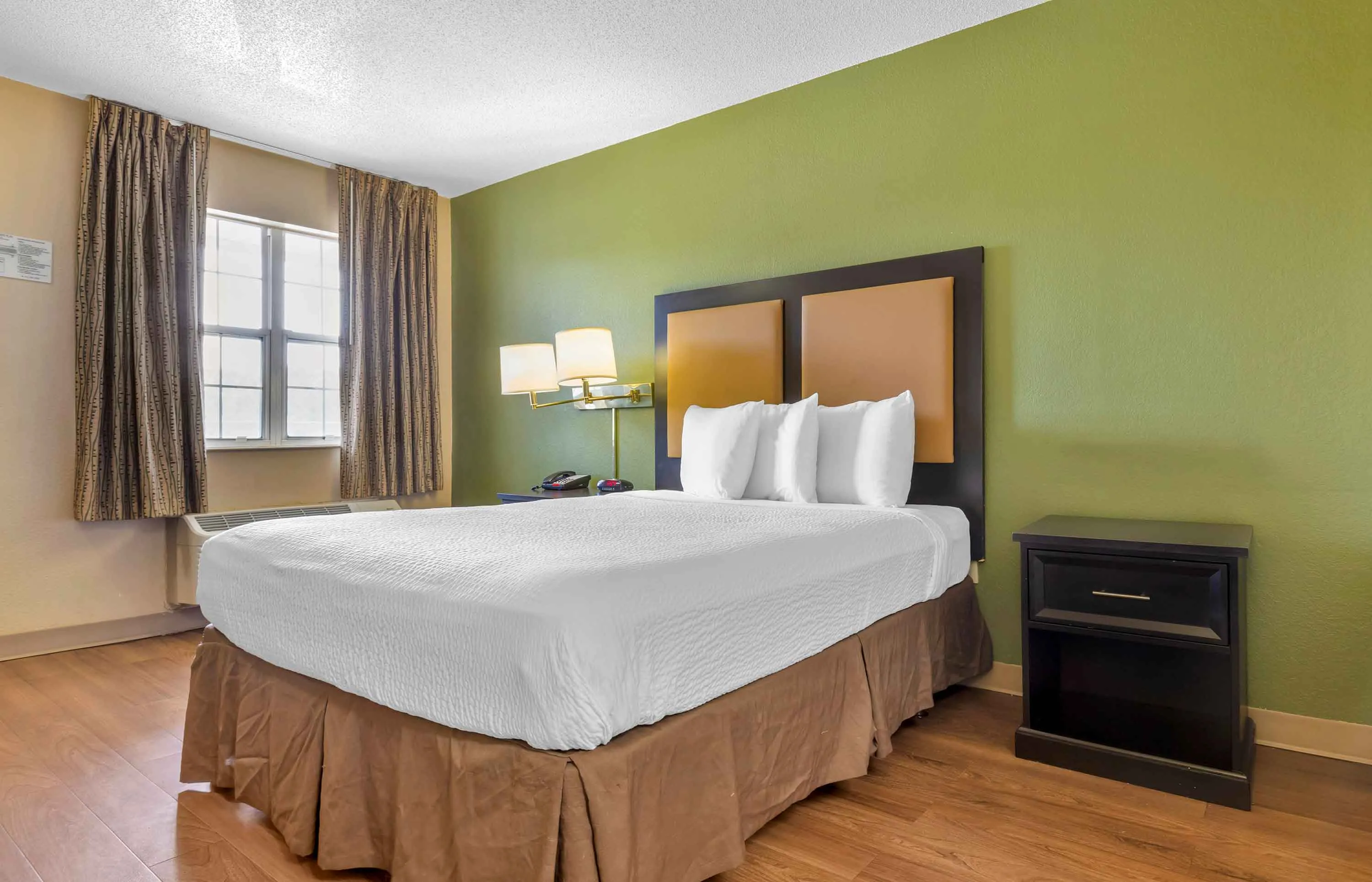 Studio Suite - 1 Queen Bed