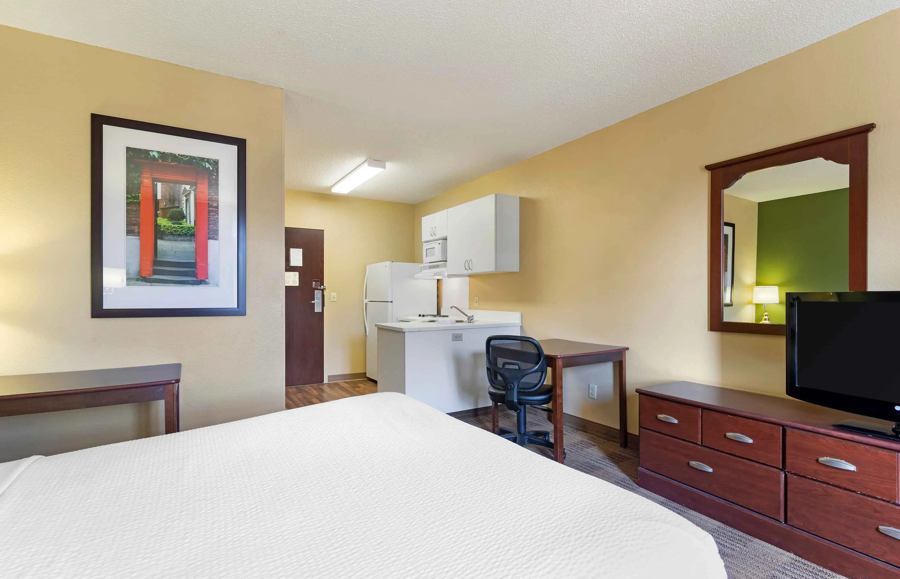 Studio Suite - 1 Queen Bed