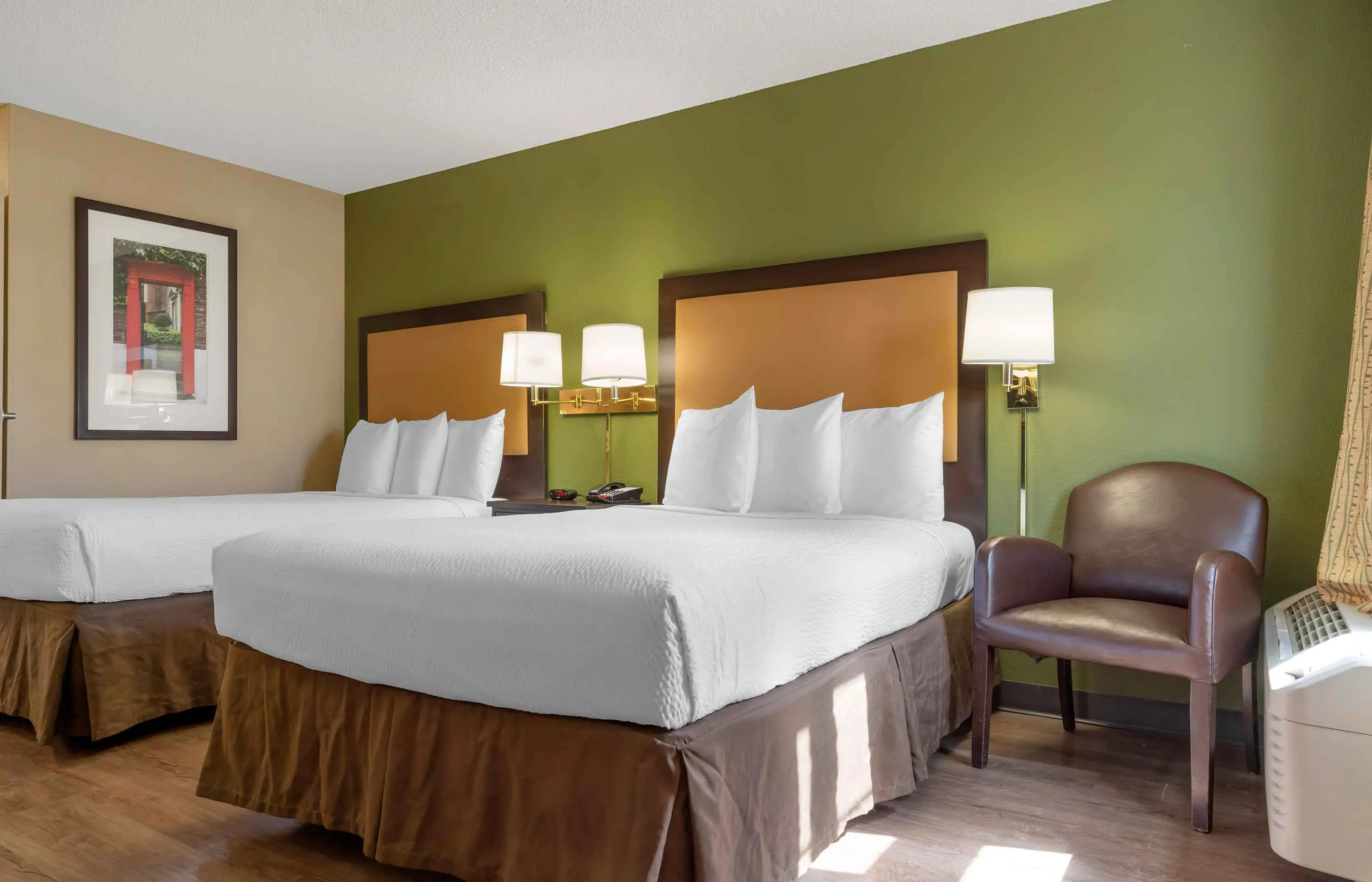 Studio Suite - 2 Full Beds