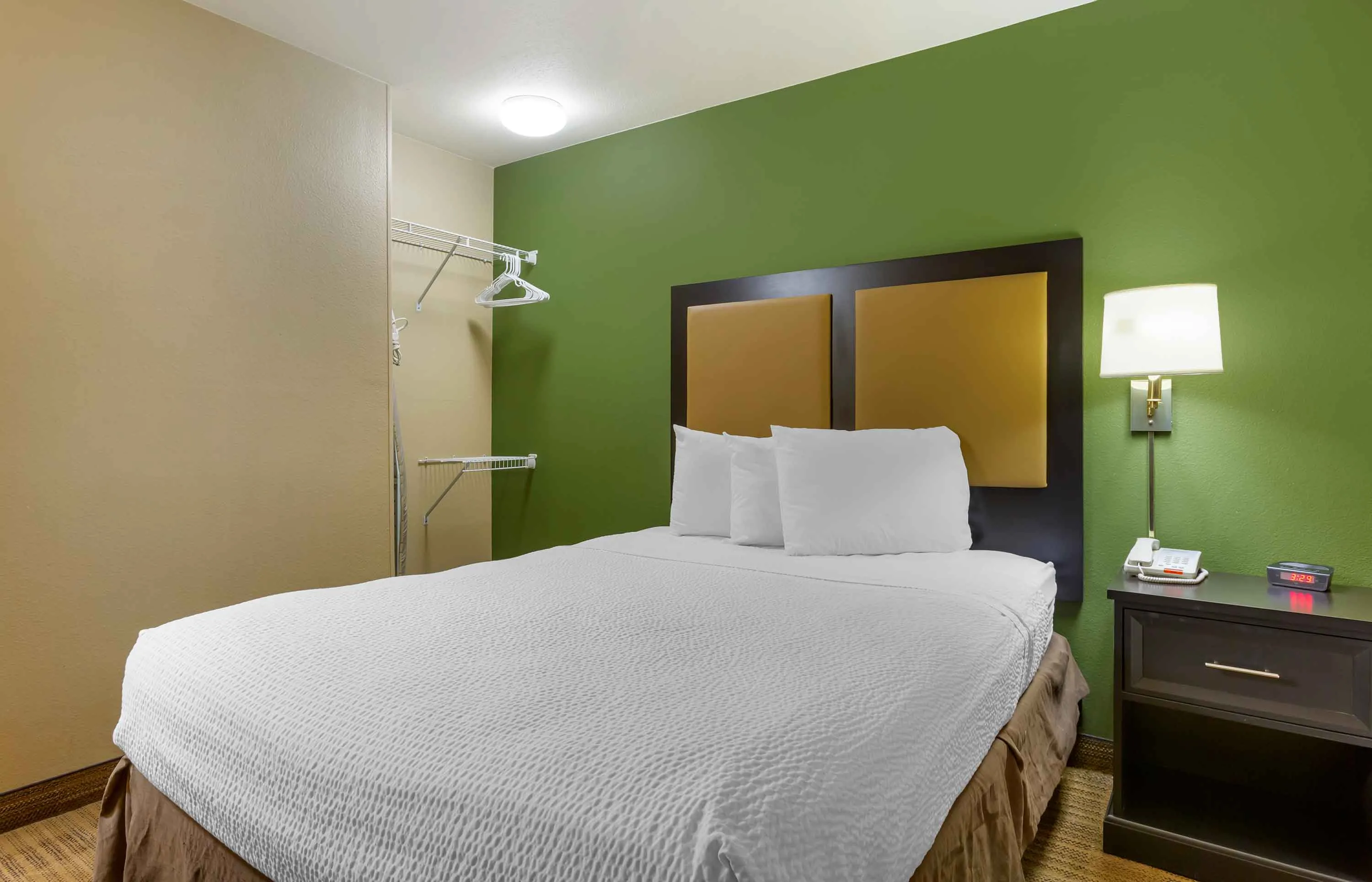 Studio Suite - 1 Queen Bed
