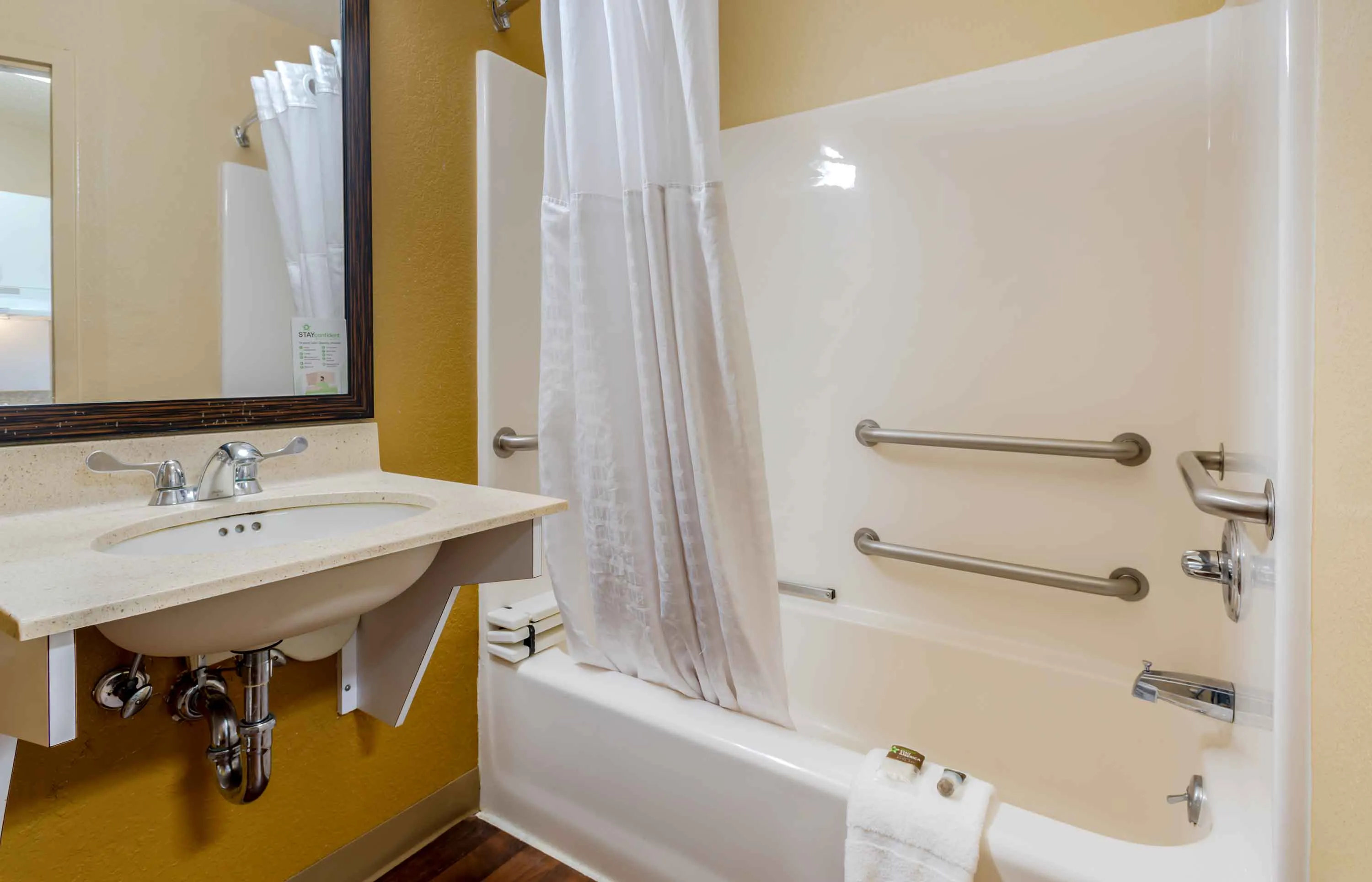 Studio Suite - 2 Full Beds