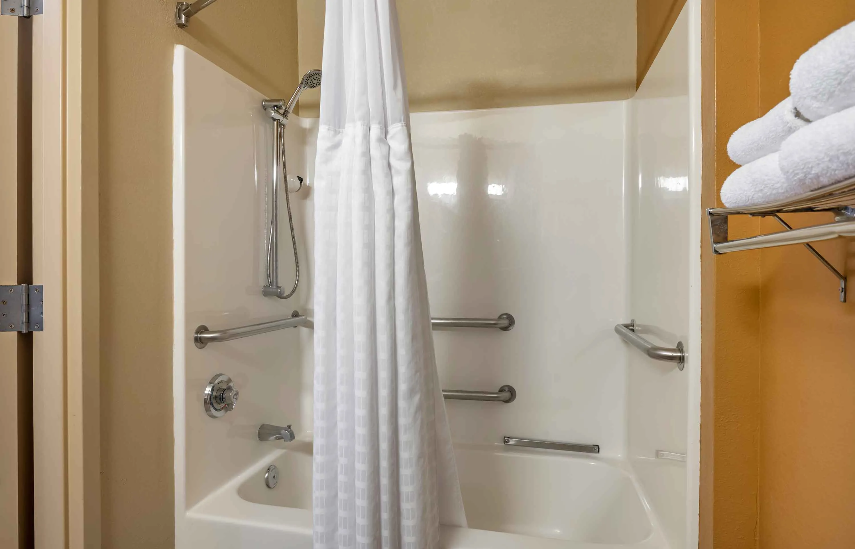 Studio Suite - 1 Queen Bed