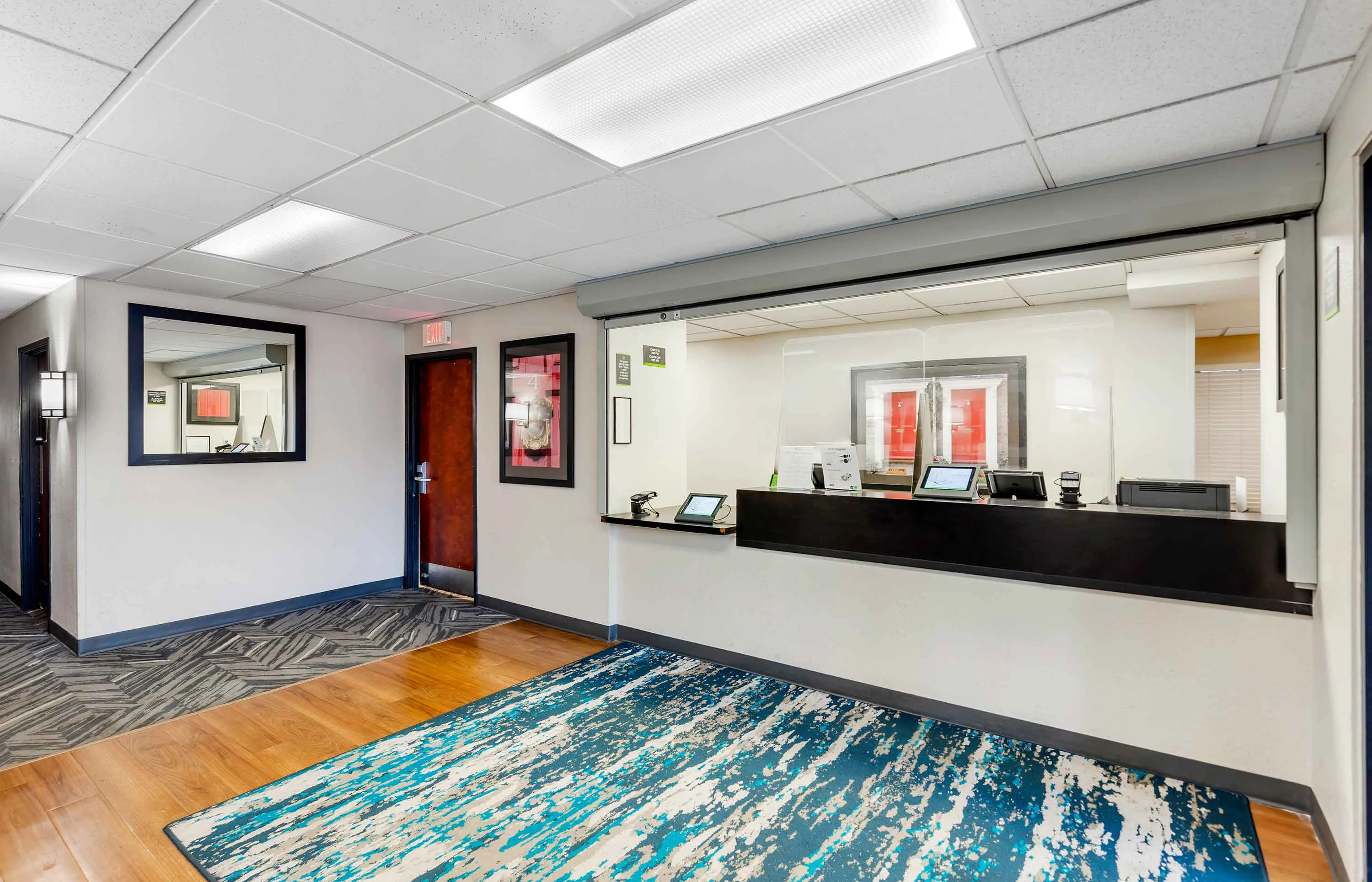 Lobby and Guest Check-in