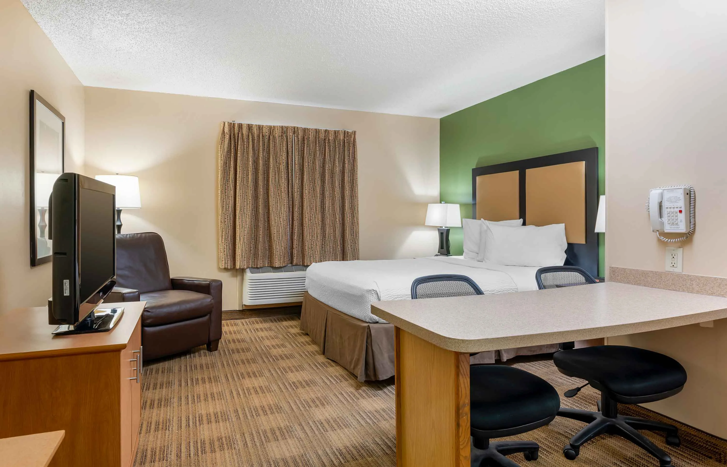 Studio Suite - 1 Queen Bed