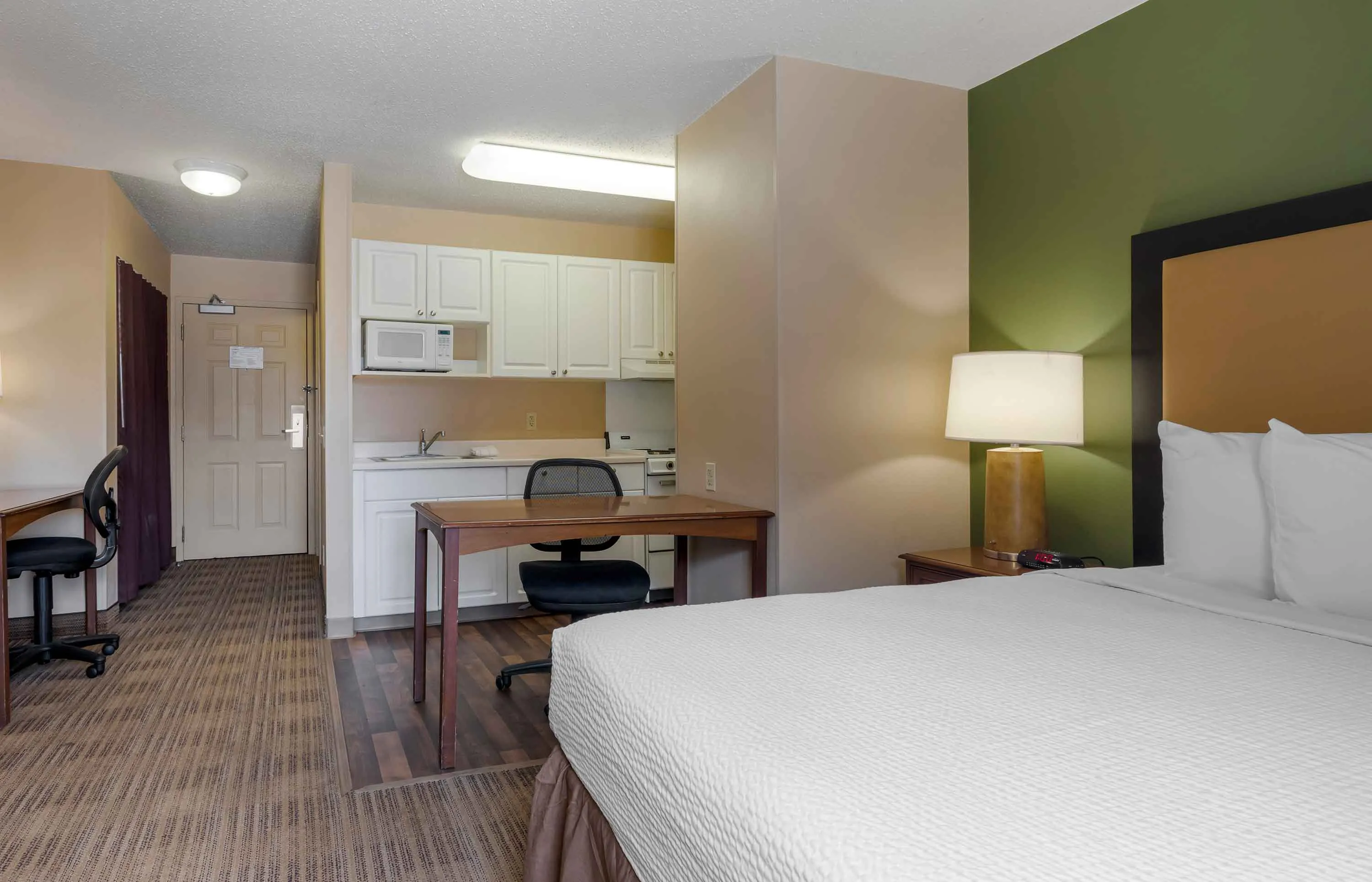 Studio Suite - 1 Queen Bed
