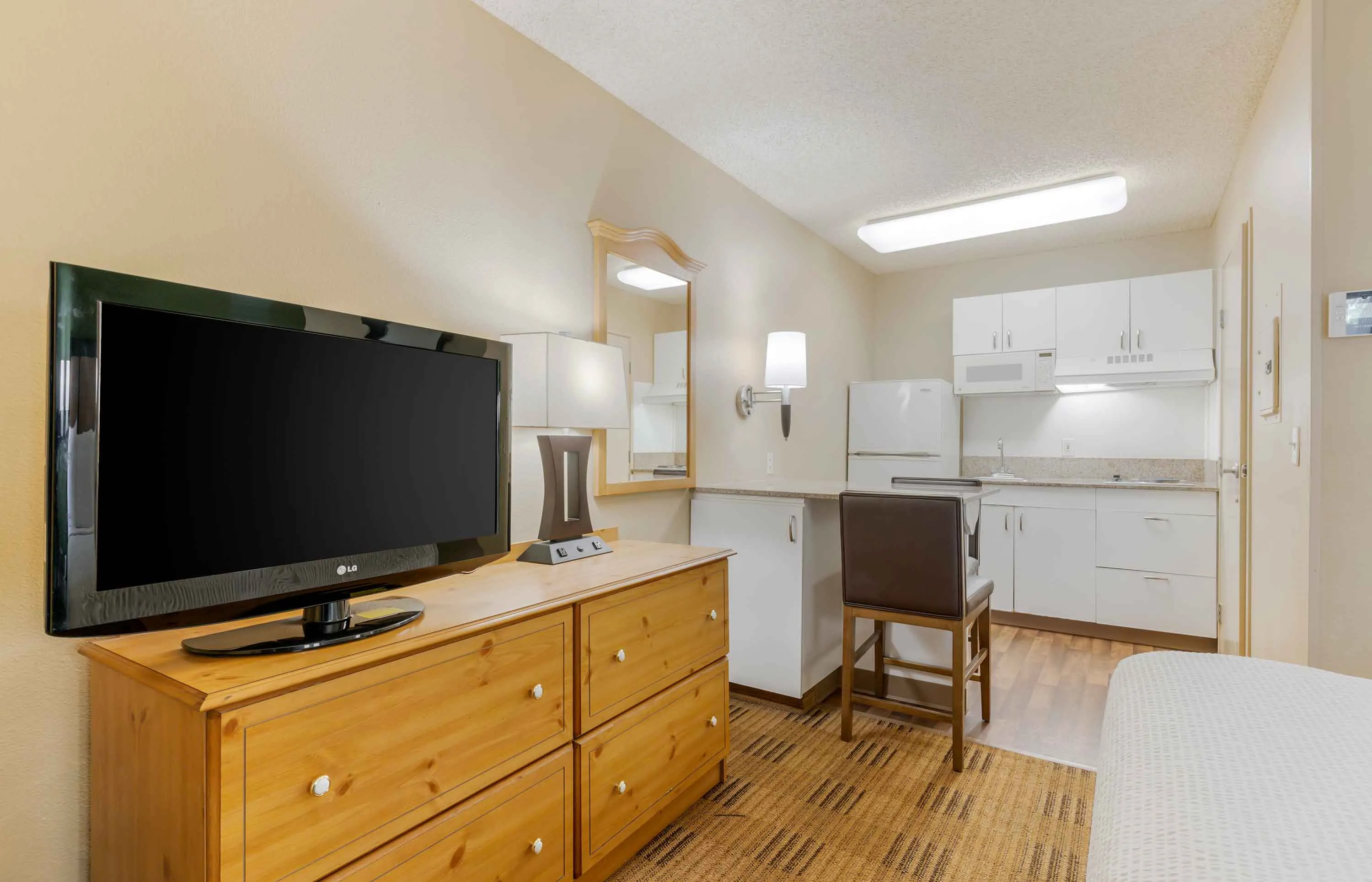 Studio Suite - 1 Queen Bed