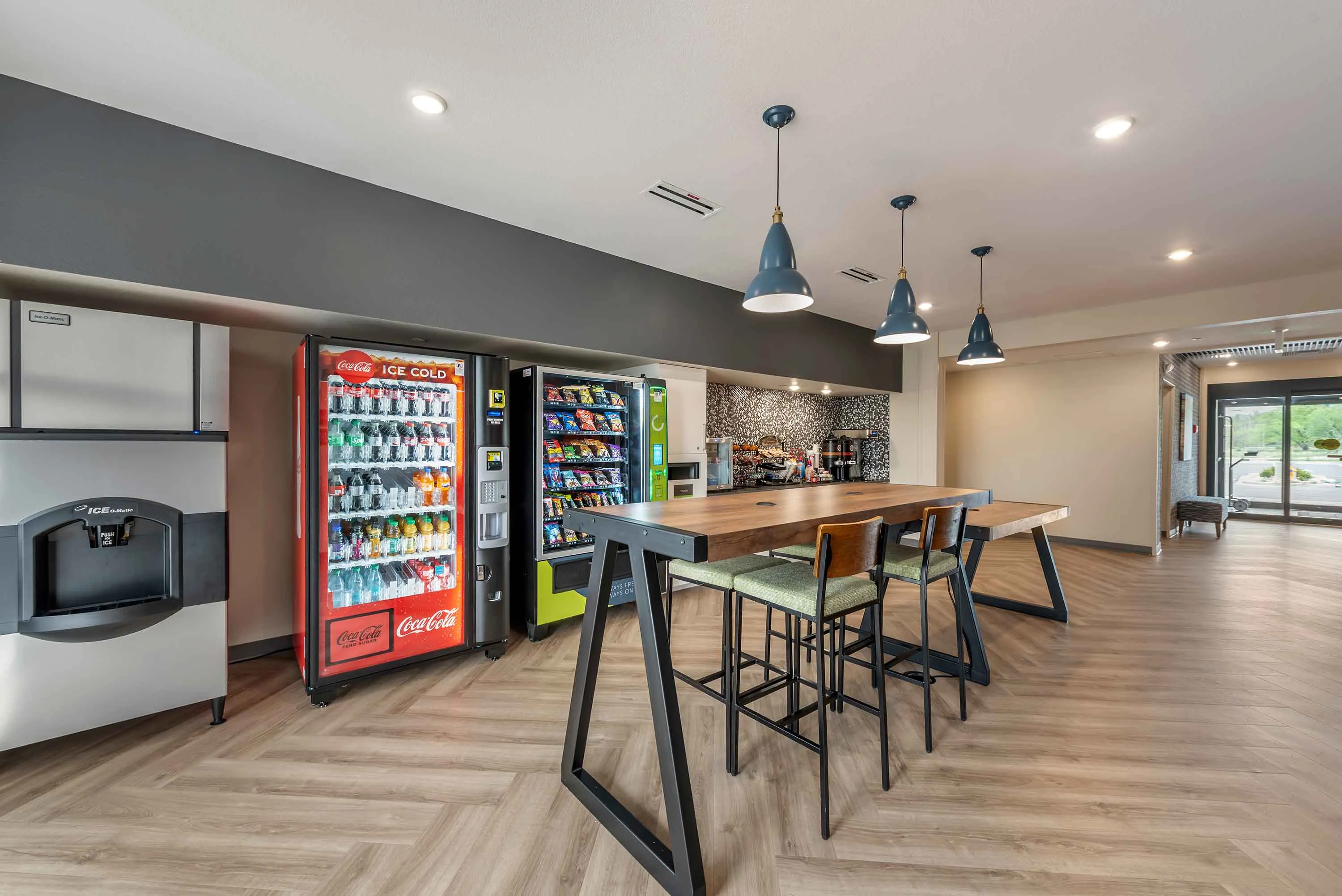 Breakfast Room