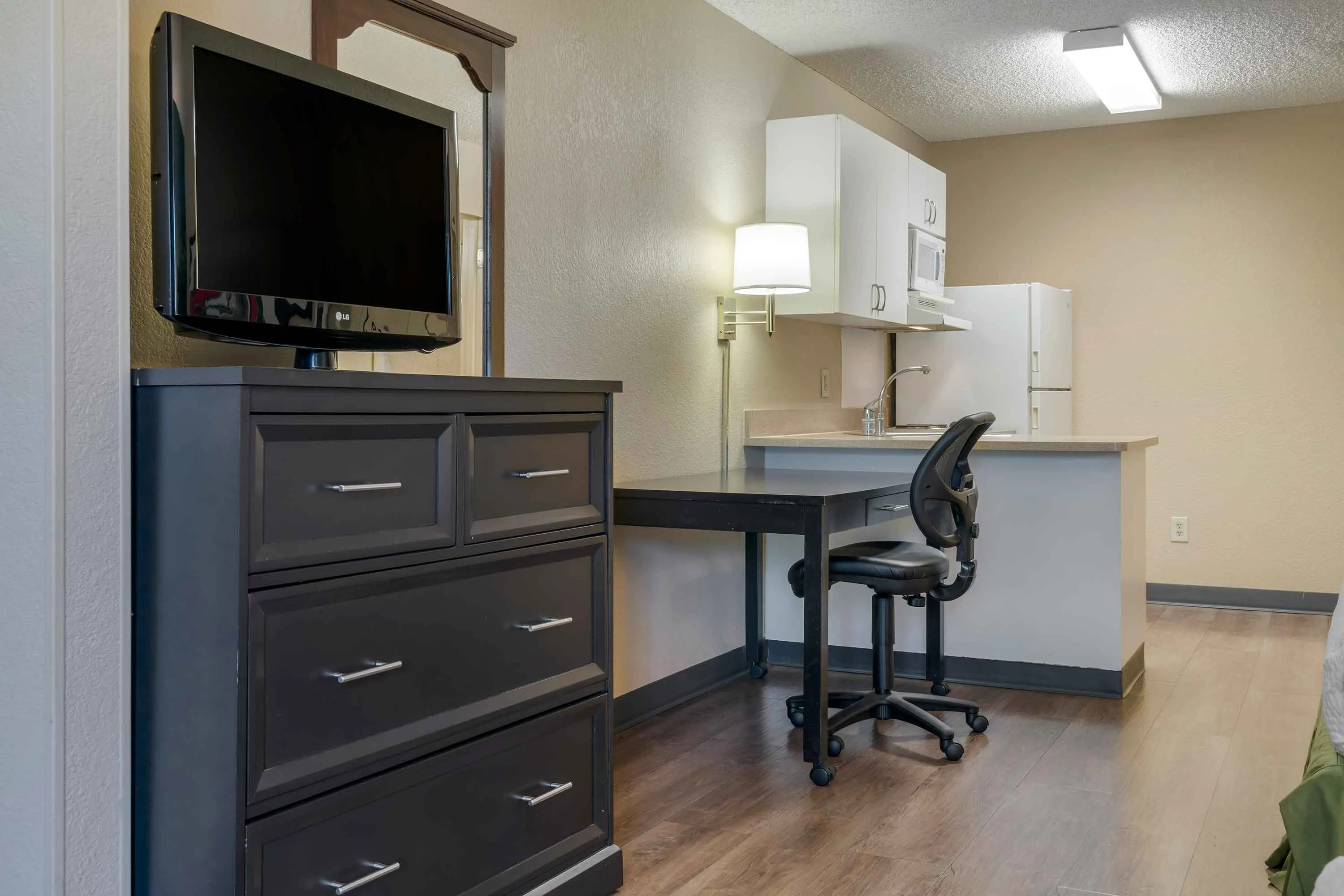 Studio Suite - 2 Full Beds