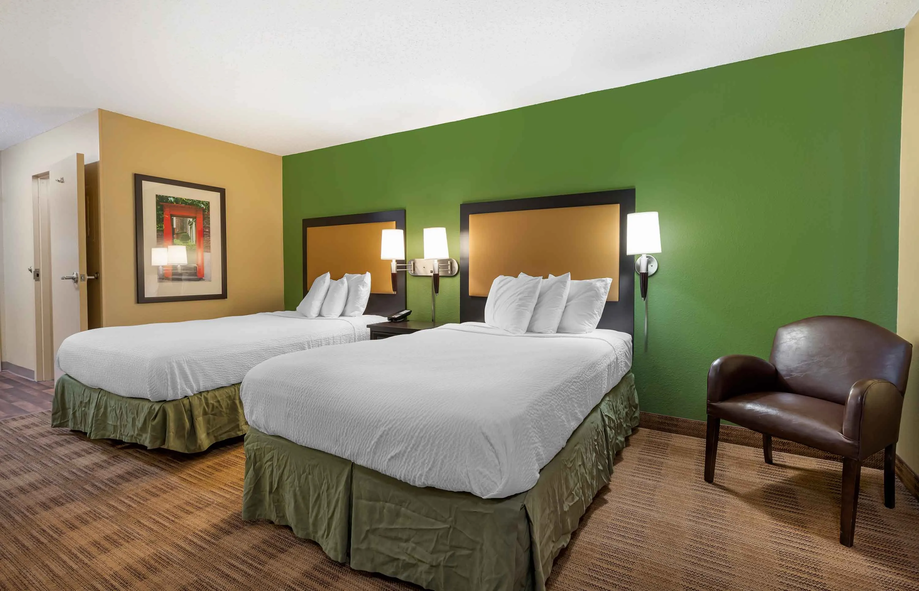 Studio Suite - 2 Full Beds