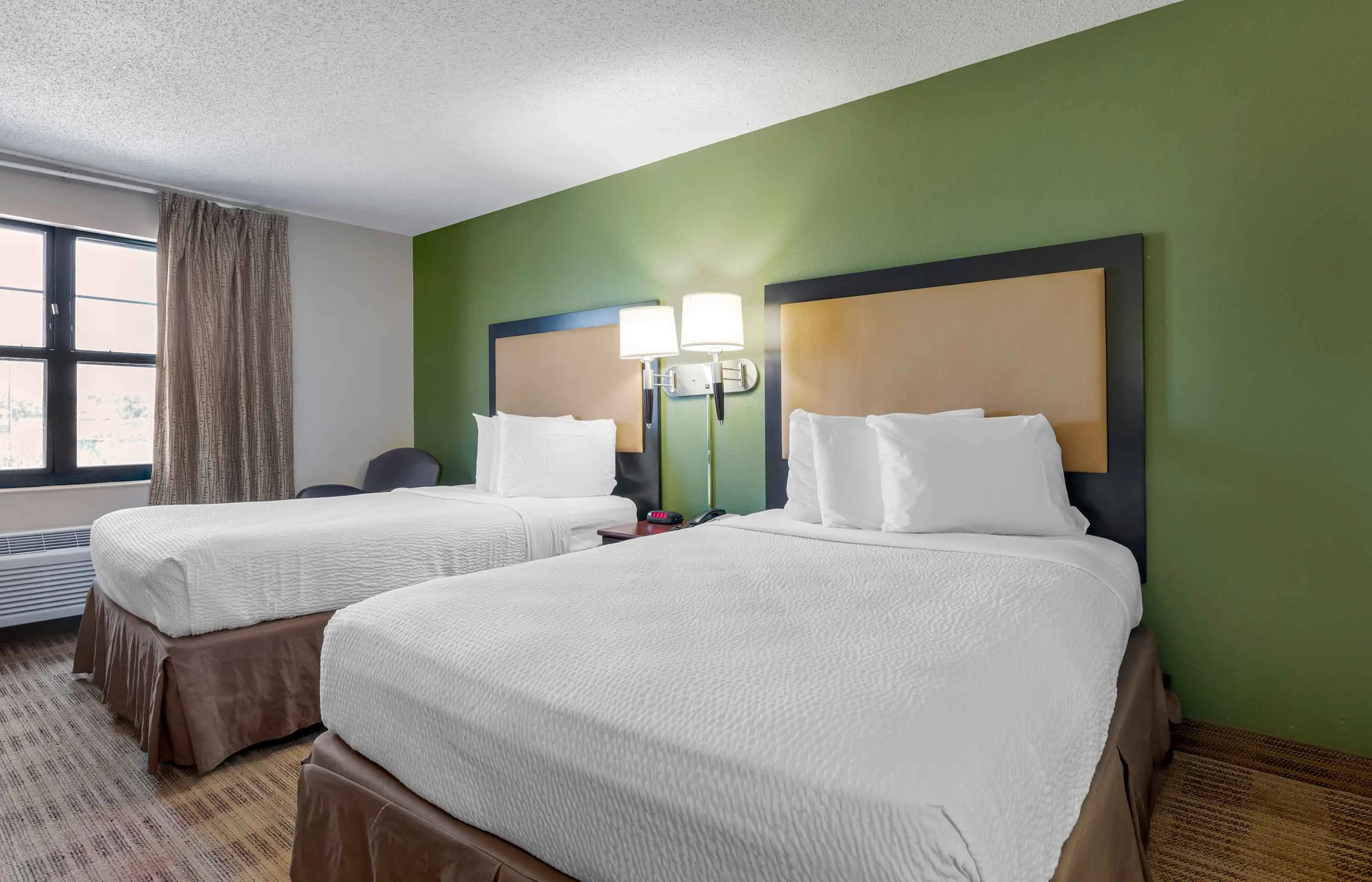 Studio Suite - 2 Full Beds