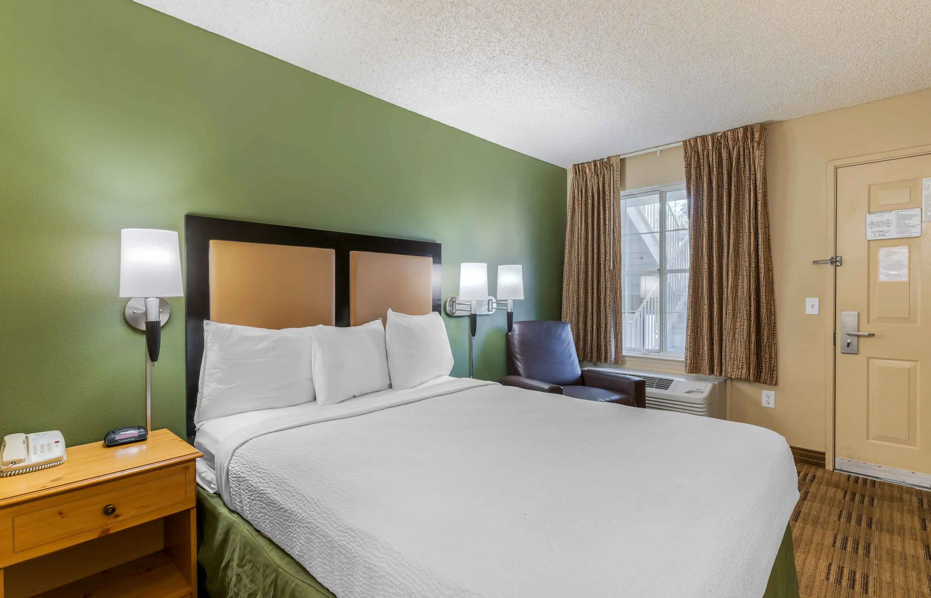 Studio Suite - 1 Queen Bed