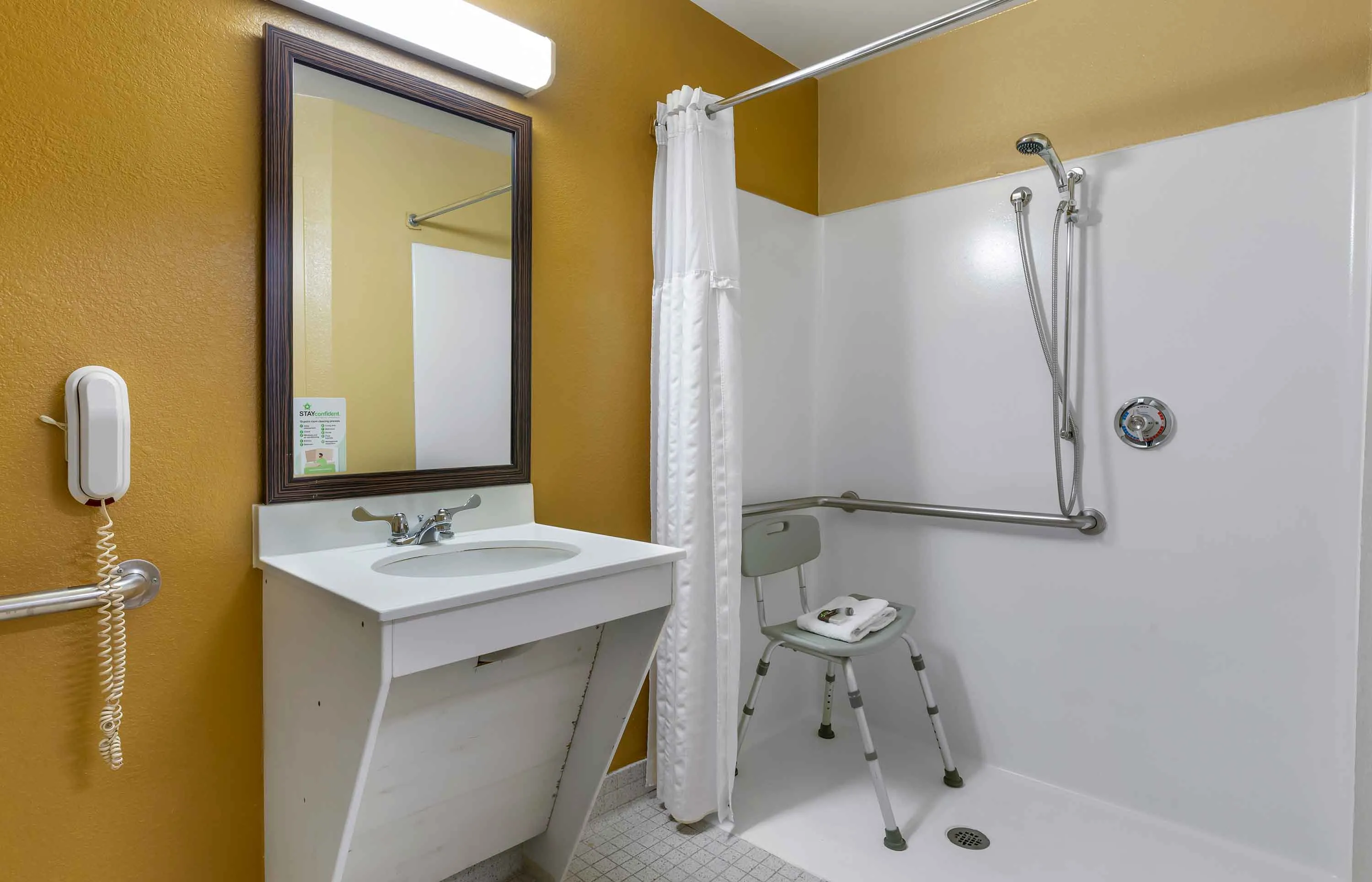 Studio Suite - 1 Queen Bed