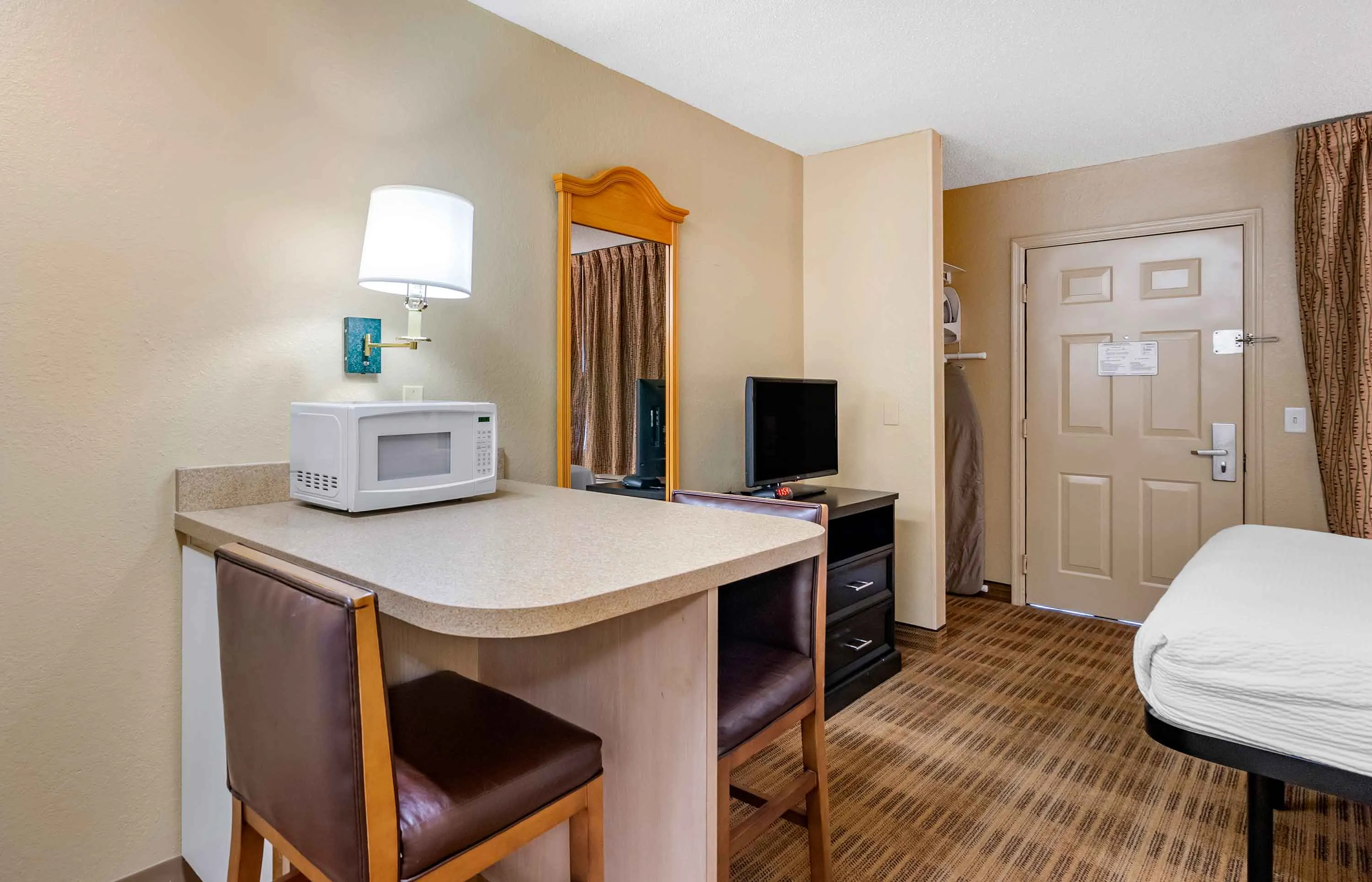 Studio Suite - 1 Queen Bed