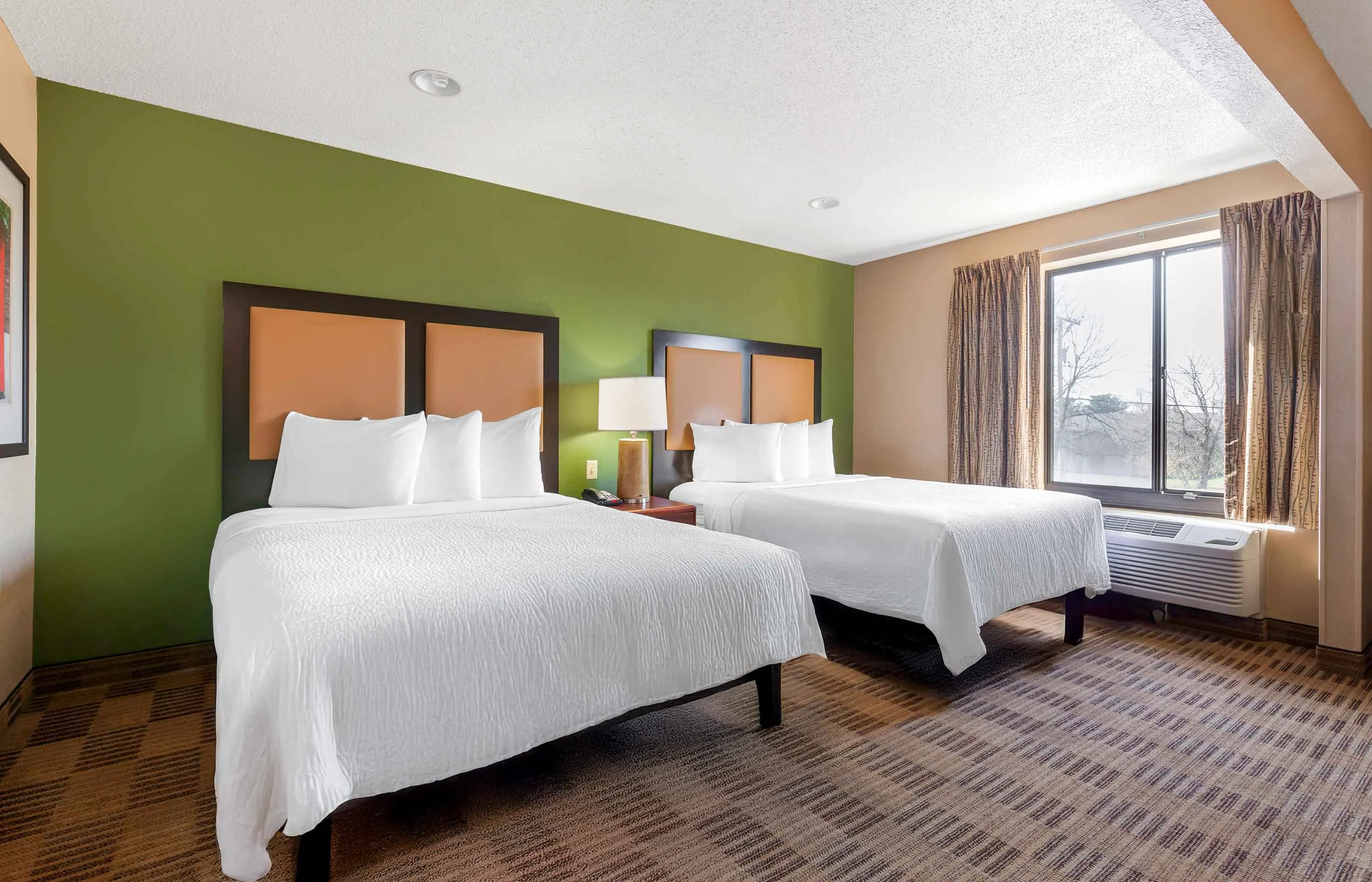 Deluxe Studio - 2 Full Beds