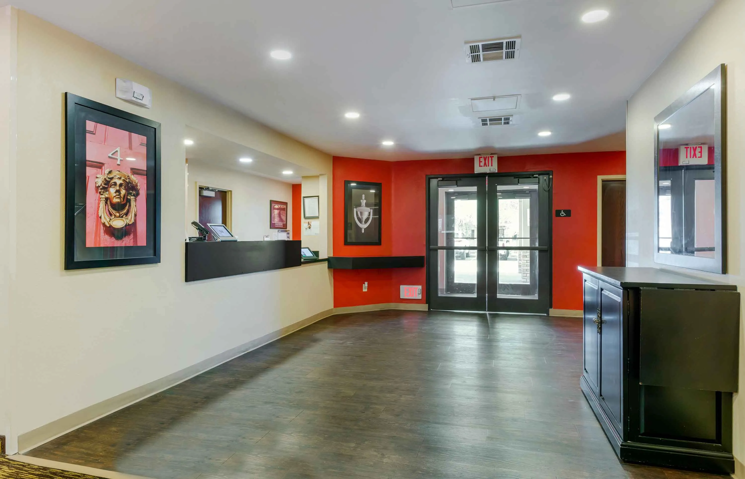 Lobby and Guest Check-in